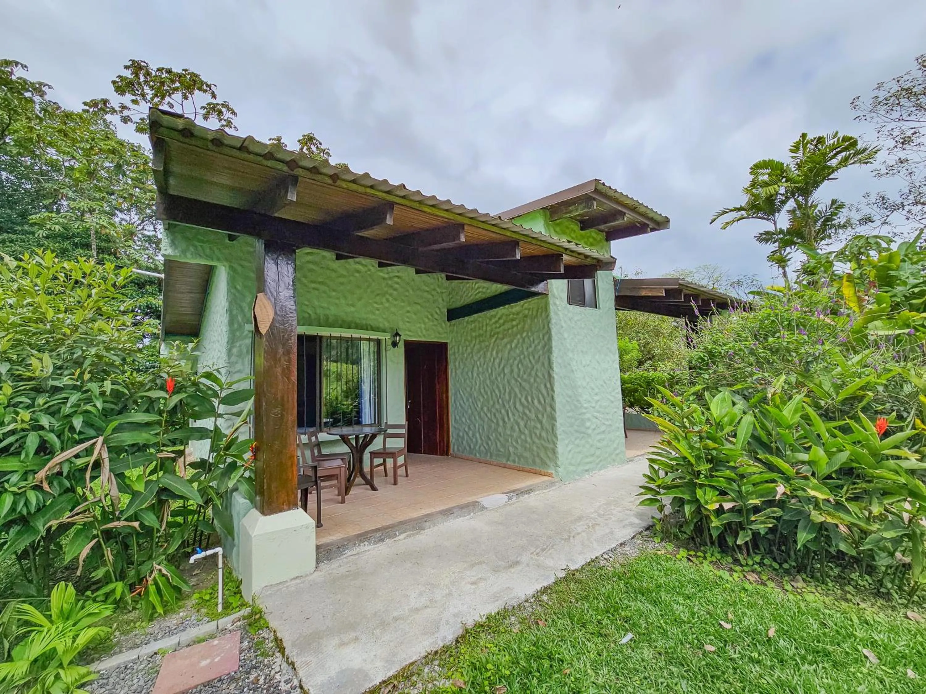 Garden view in Confort Arenal