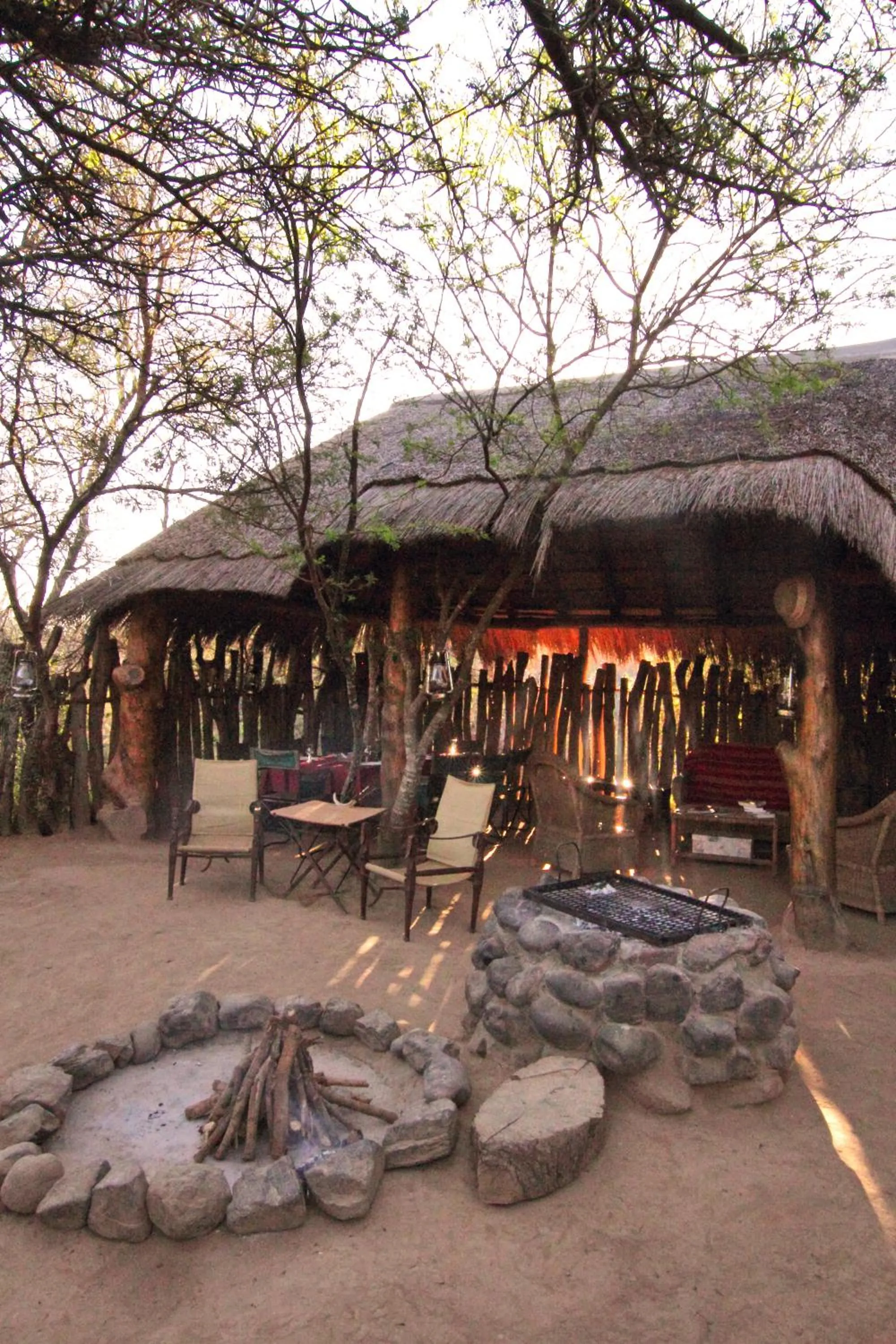 Communal lounge/ TV room in Quatermain's 1920's Safari Camp – Amakhala Game Reserve