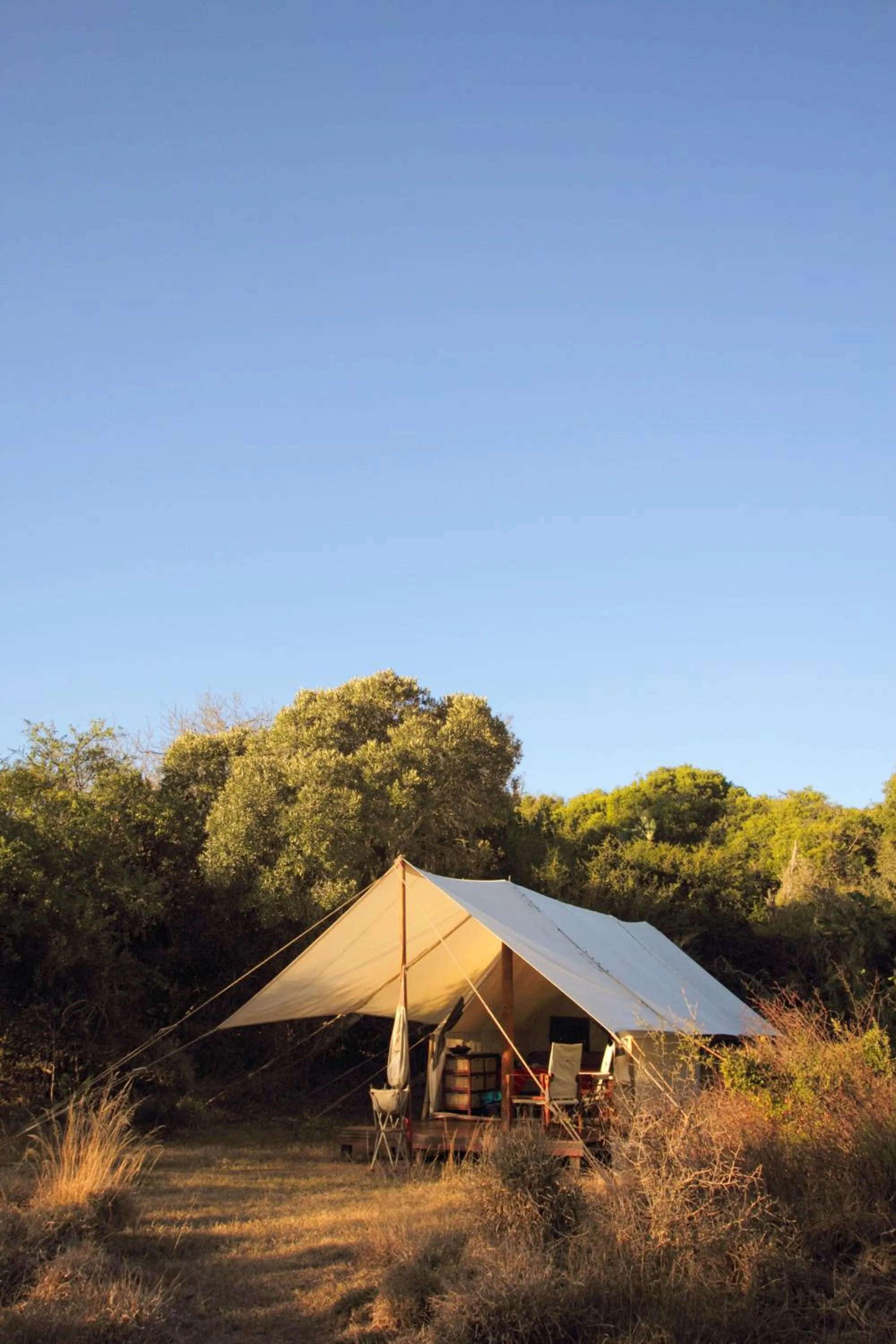 Facade/entrance in Quatermain's 1920's Safari Camp – Amakhala Game Reserve