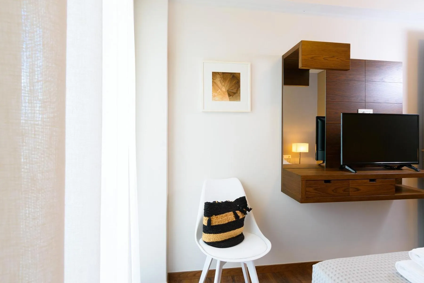 TV and multimedia in Elounda Colour Apartments