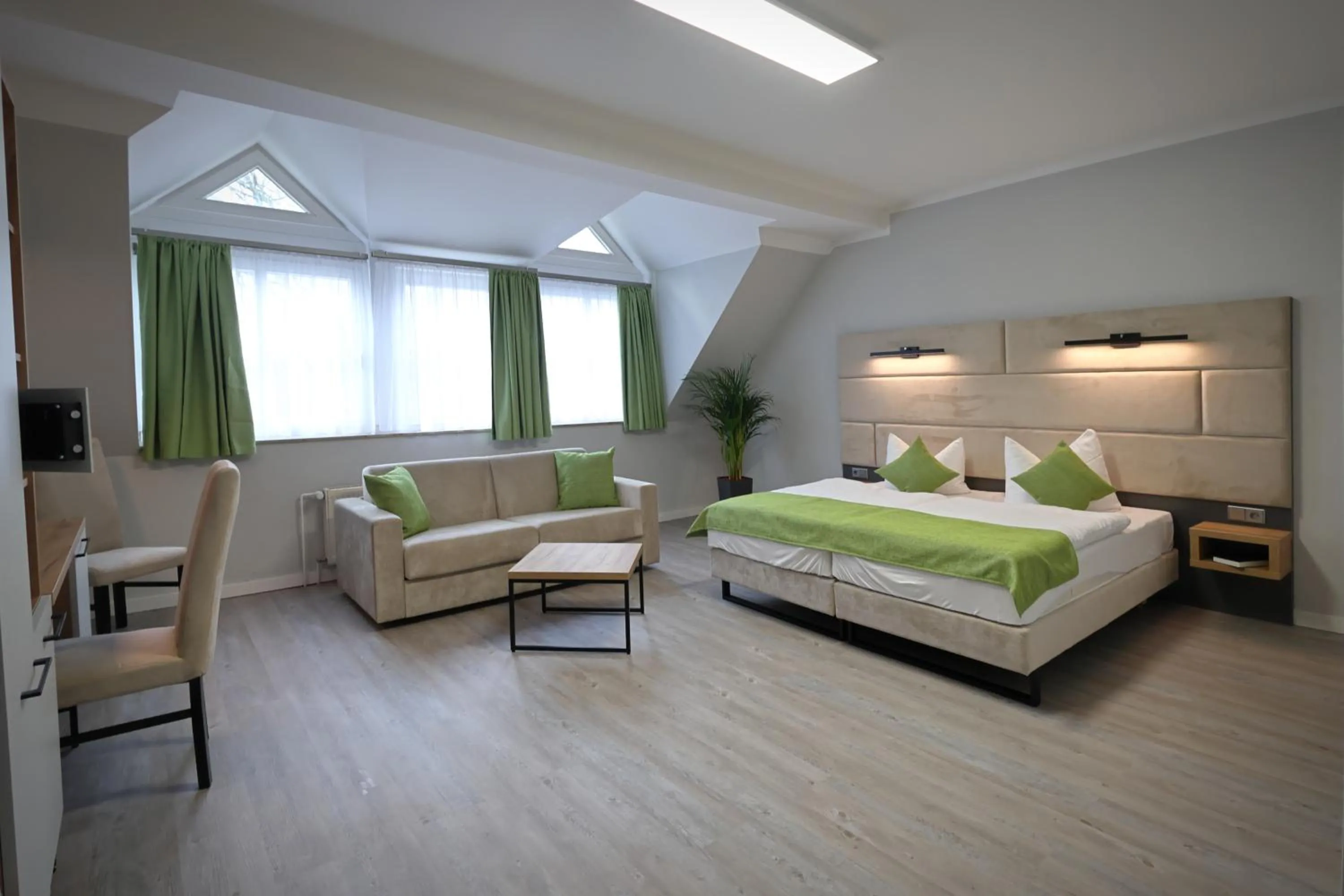 Photo of the whole room, Bed in Hotel und Restaurant Kranichsberg