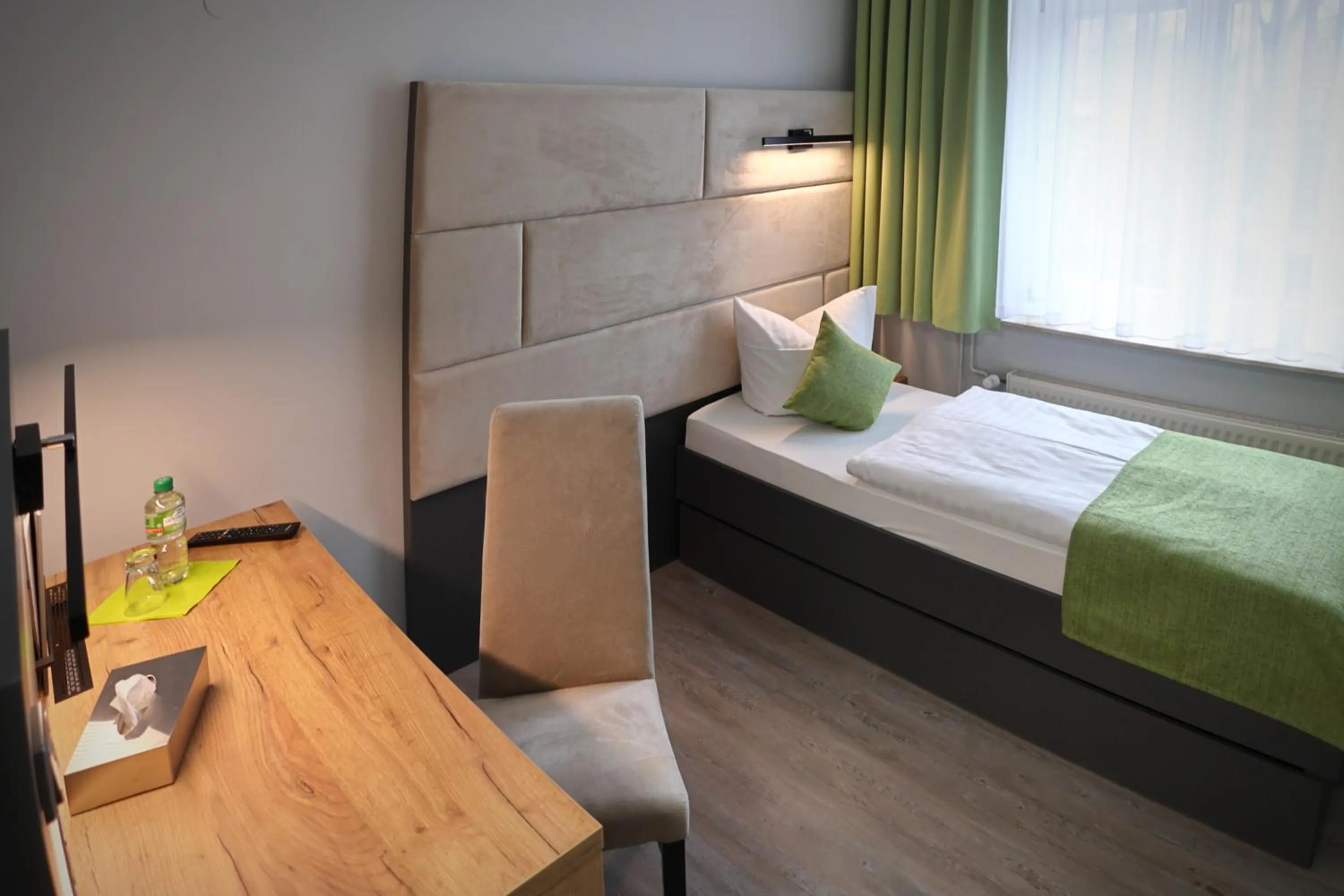 Photo of the whole room, Bed in Hotel und Restaurant Kranichsberg