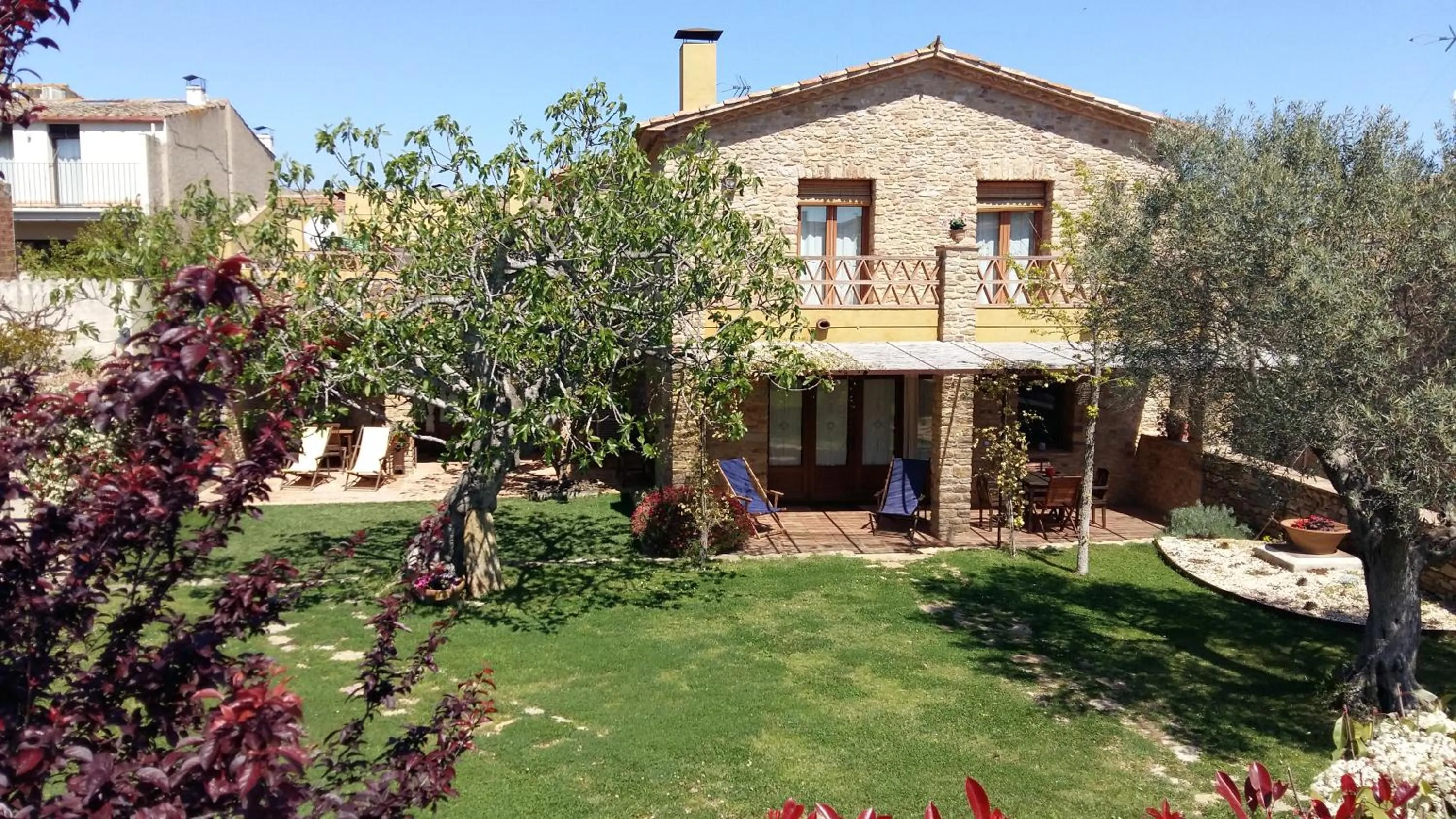 Garden view in Casa Rural Can Ginesta