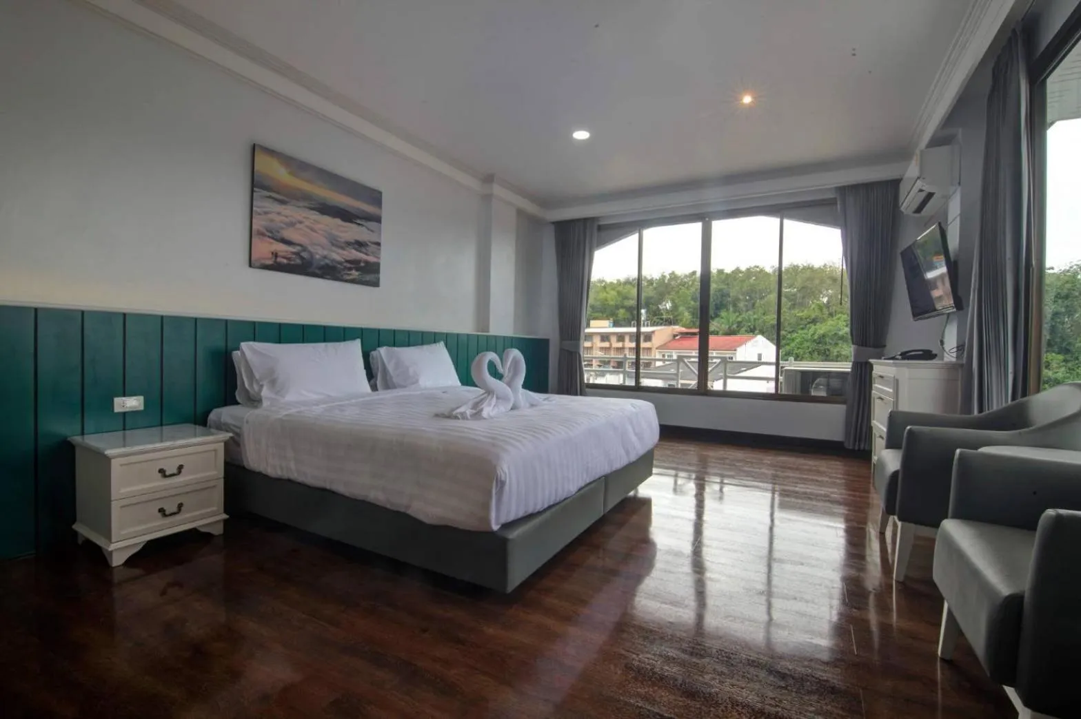 Bed in Grandview Landmark Betong Hotel