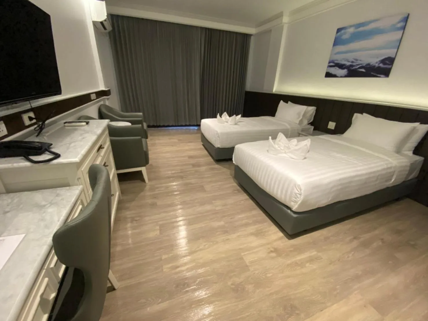 Bed in Grandview Landmark Betong Hotel