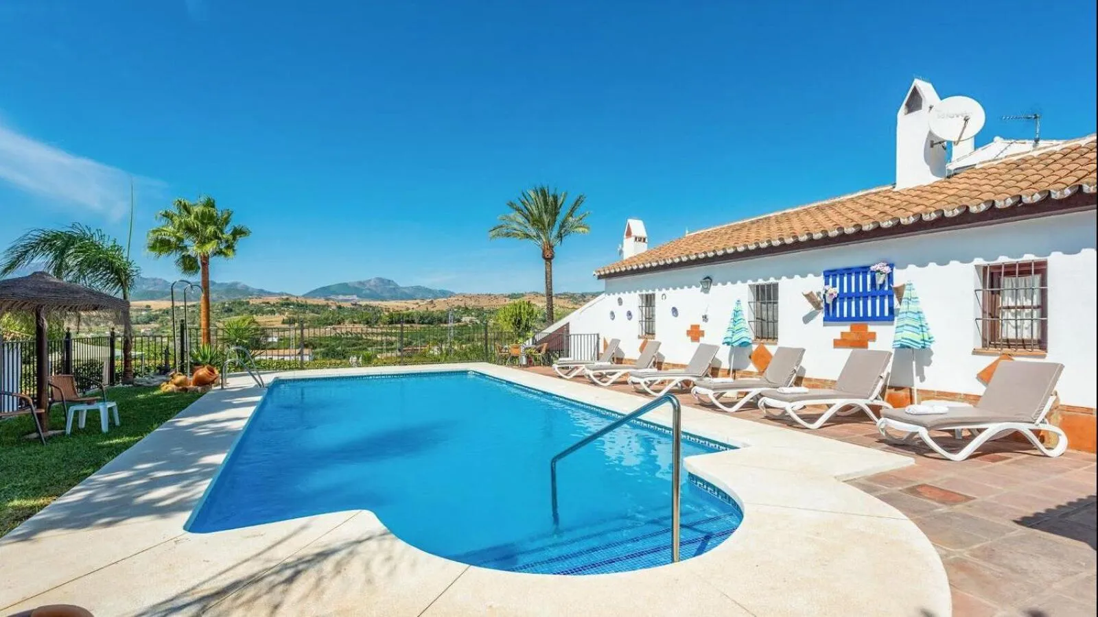 Casa La Vina del Arenal Pizarra by Ruralidays