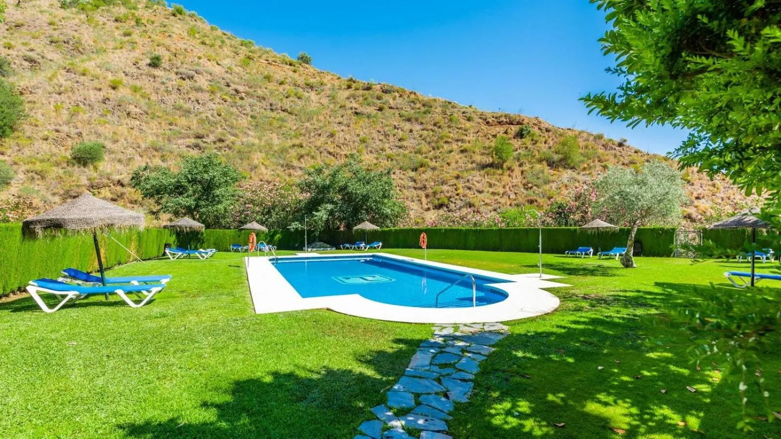 Swimming pool in Villa Lagar Martinez Malaga by Ruralidays