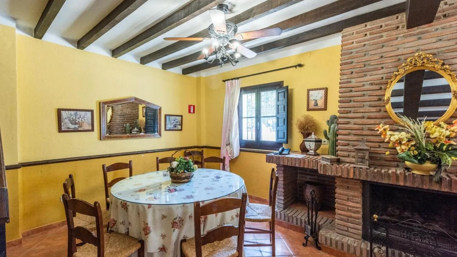 Dining area in Villa Lagar Martinez Malaga by Ruralidays