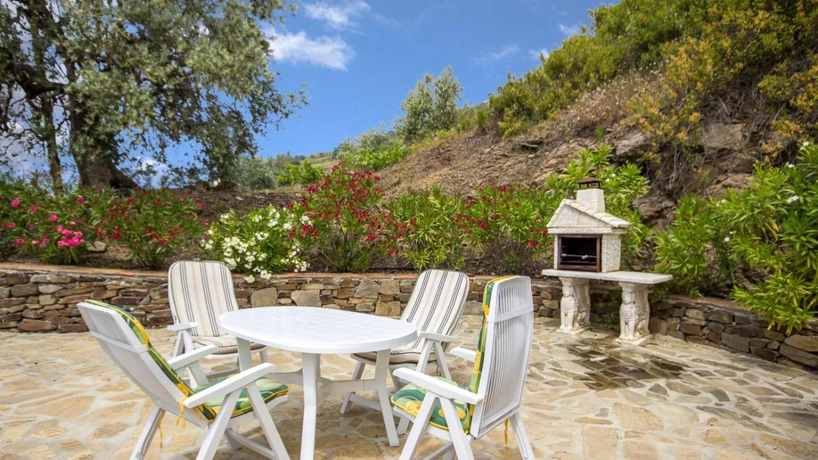 BBQ facilities in Villa La Frasca Competa by Ruralidays
