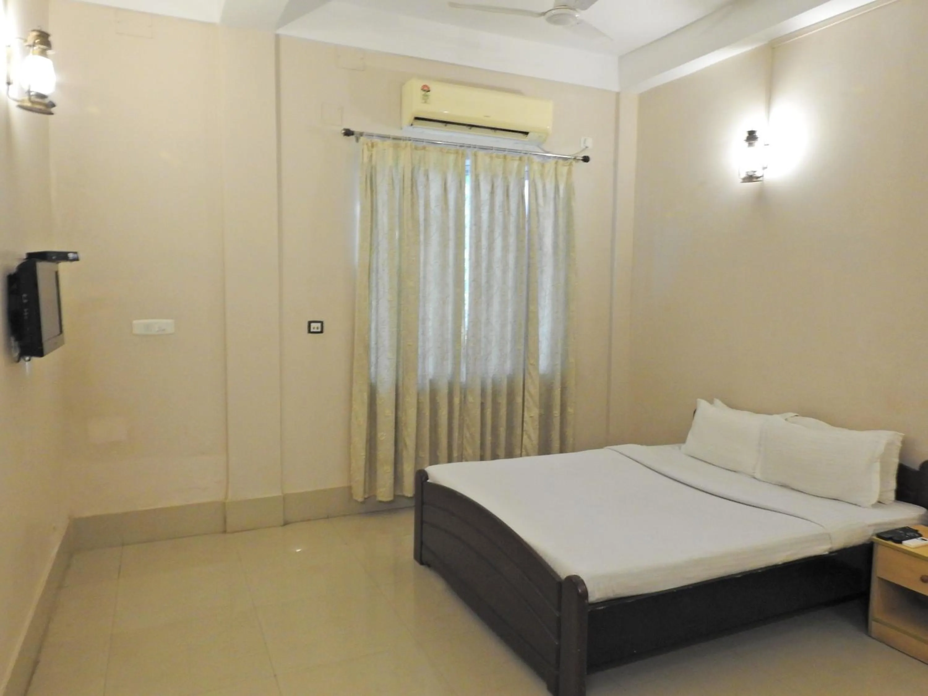 Bedroom, Bed in Lake Side Resort Neermahal