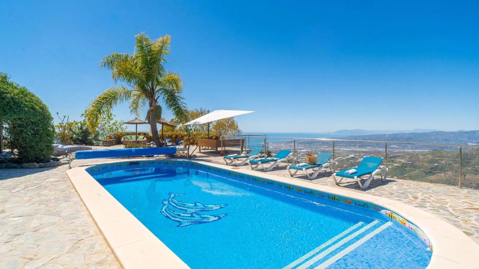 Swimming pool in Casa del Alize Sayalonga by Ruralidays