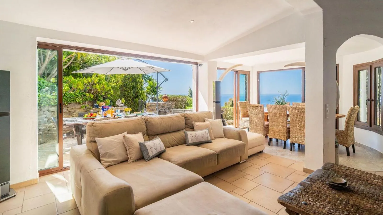 Living room in Casa del Alize Sayalonga by Ruralidays