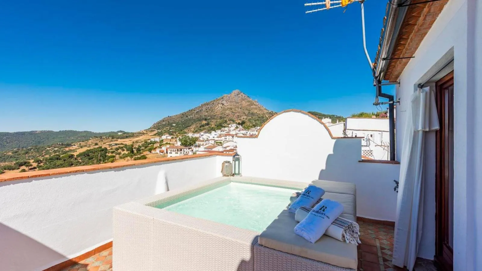 Swimming pool in Atico la Carrasquilla Gaucin by Ruralidays
