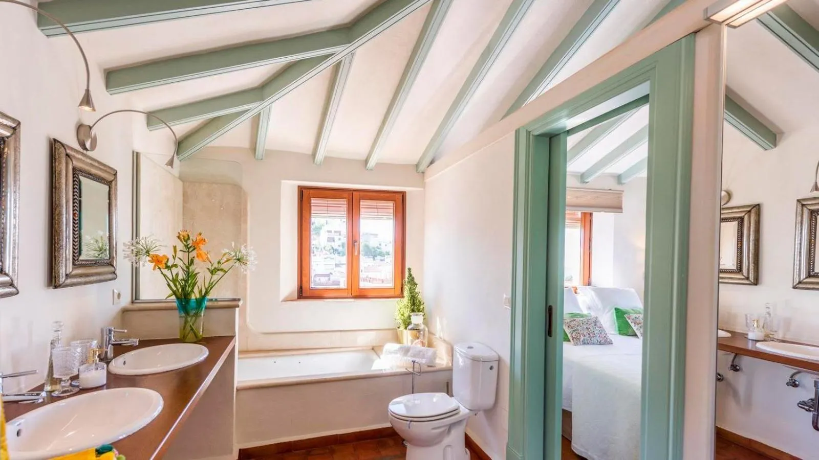 Bathroom in Atico la Carrasquilla Gaucin by Ruralidays