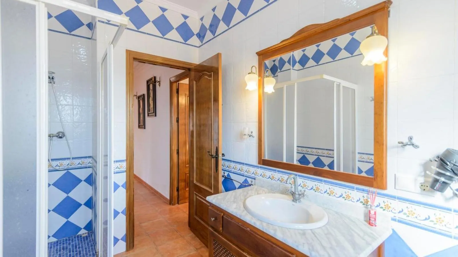 Bathroom in Casa El Mirador Iznajar by Ruralidays