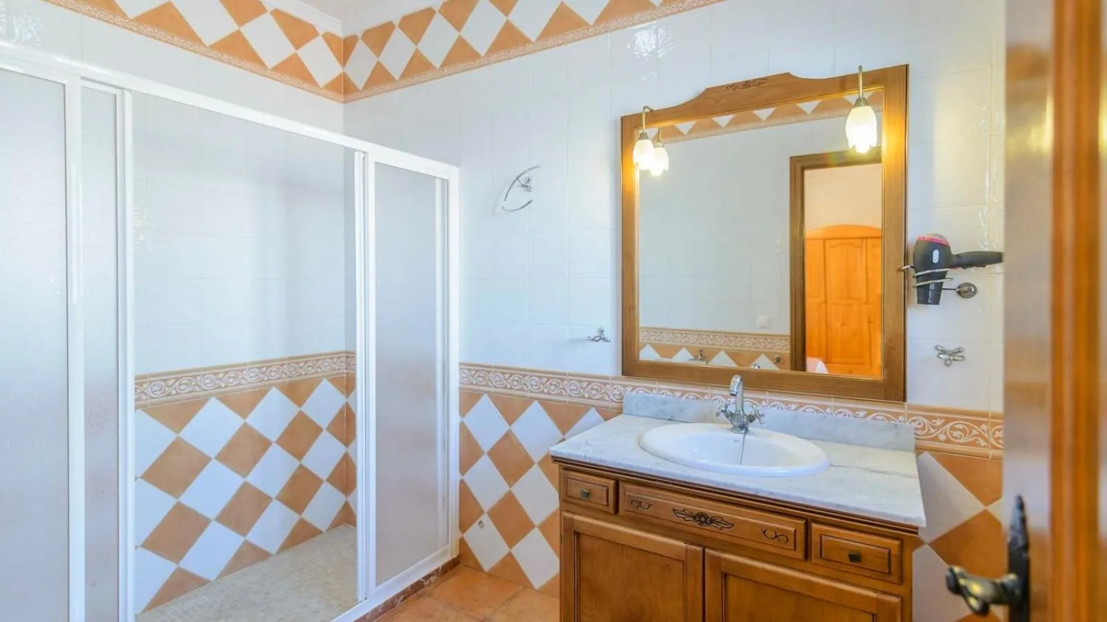 Bathroom in Casa El Mirador Iznajar by Ruralidays