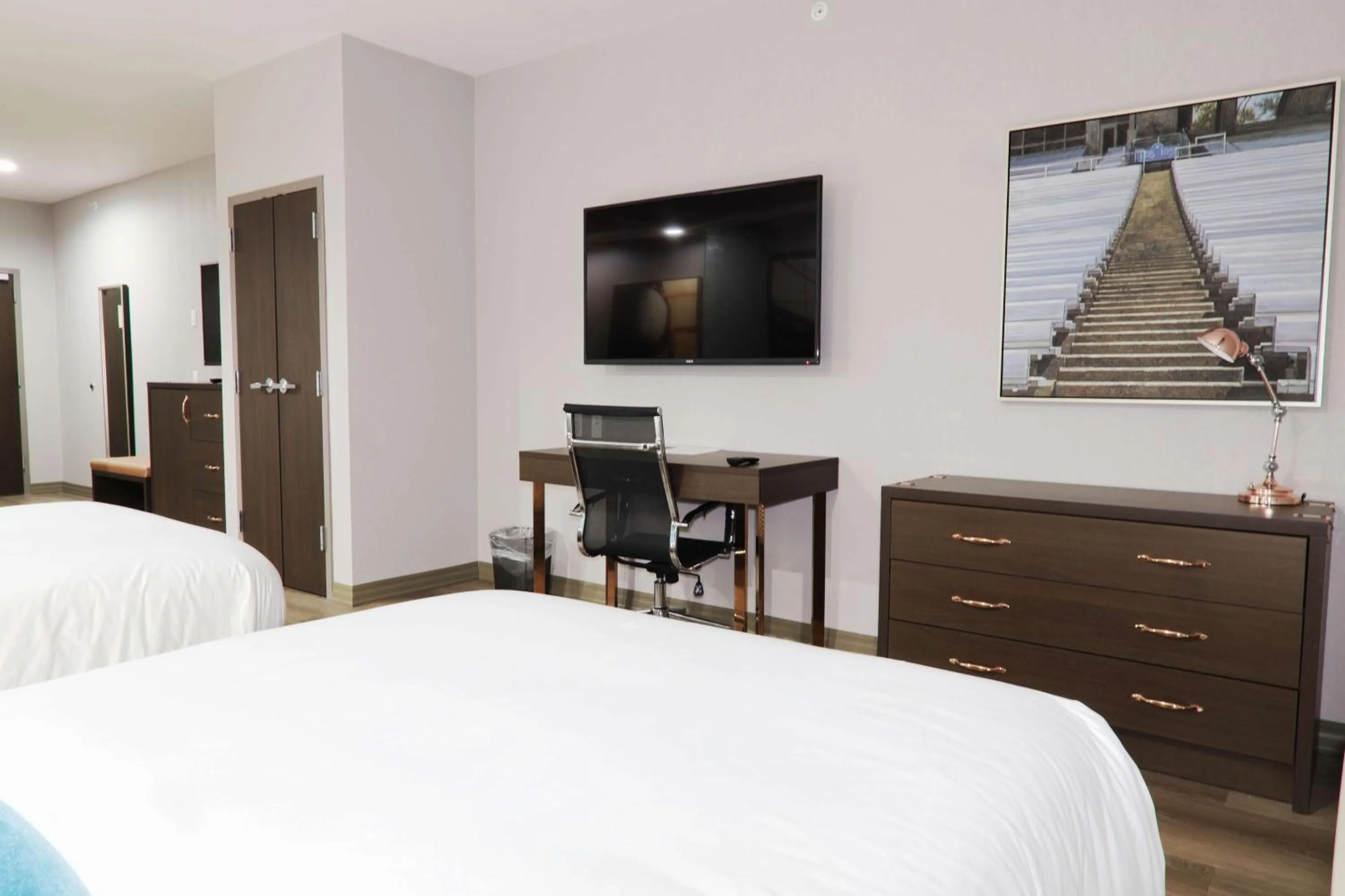 Photo of the whole room, Bed in Hotel Manhattan, BW Signature Collection