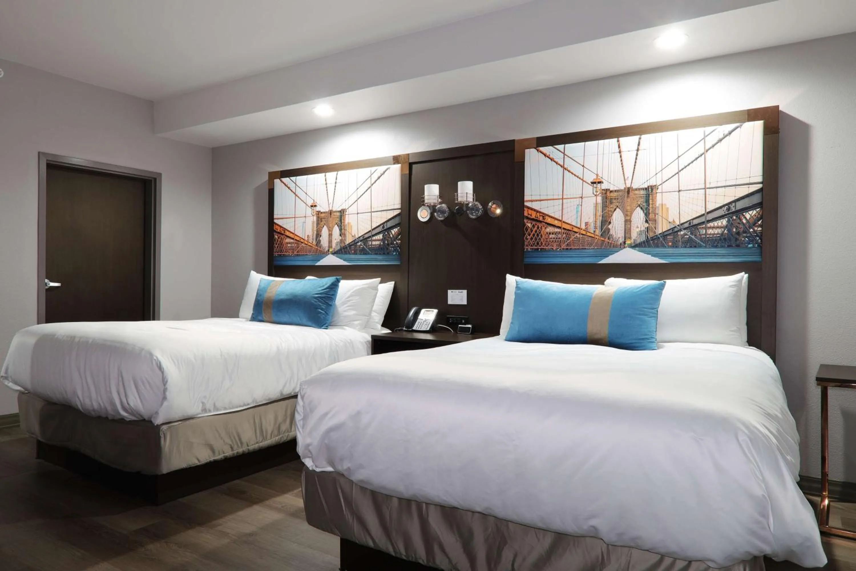 Photo of the whole room, Bed in Hotel Manhattan, BW Signature Collection