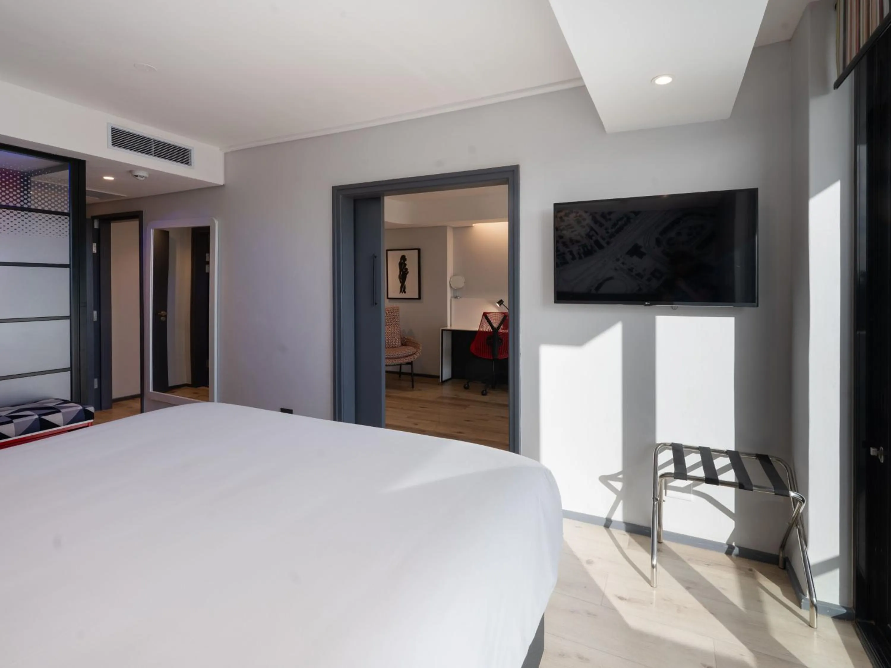 Bed in ANEW Hotel Green Point Cape Town