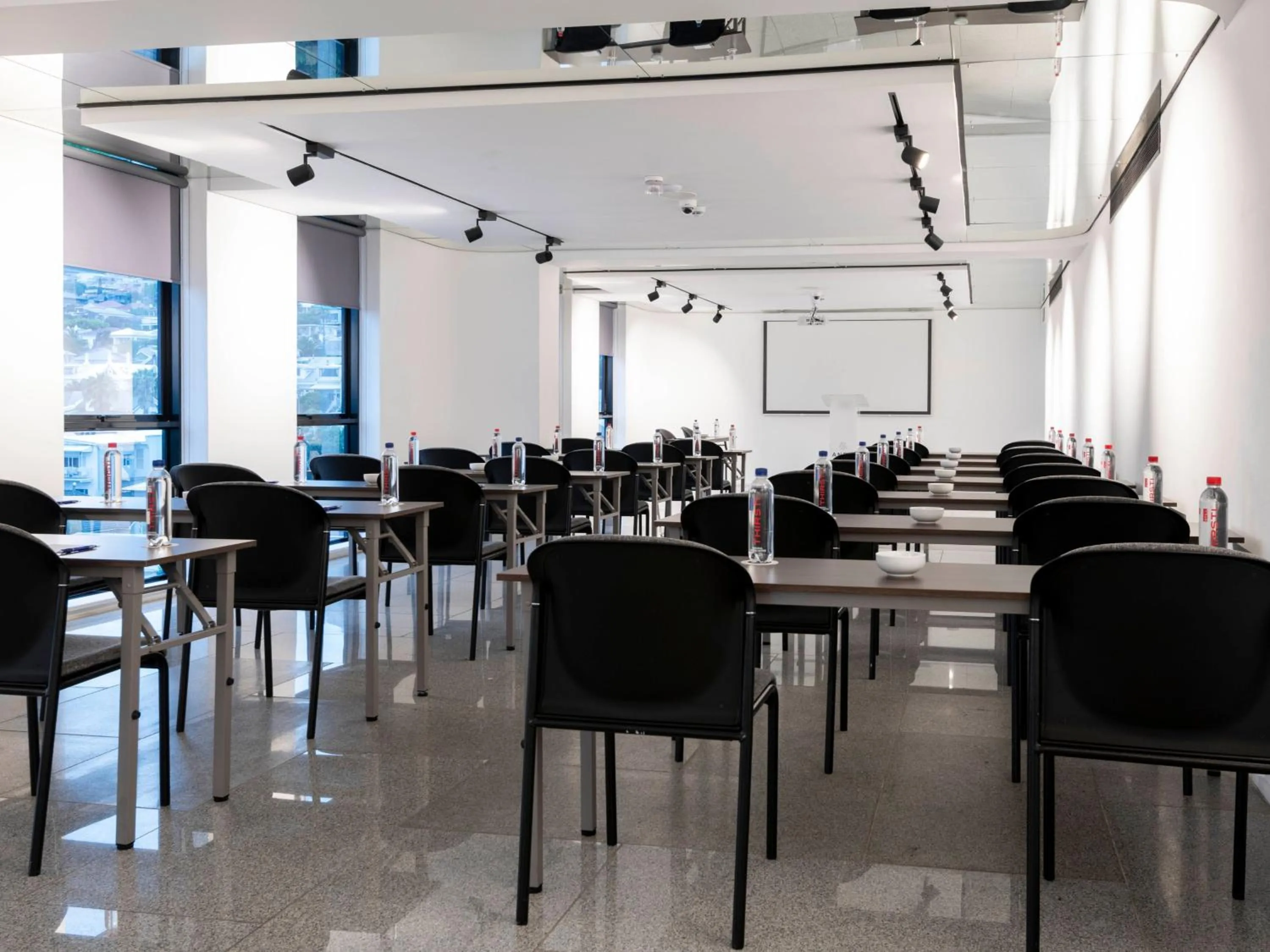 Meeting/conference room in ANEW Hotel Green Point Cape Town
