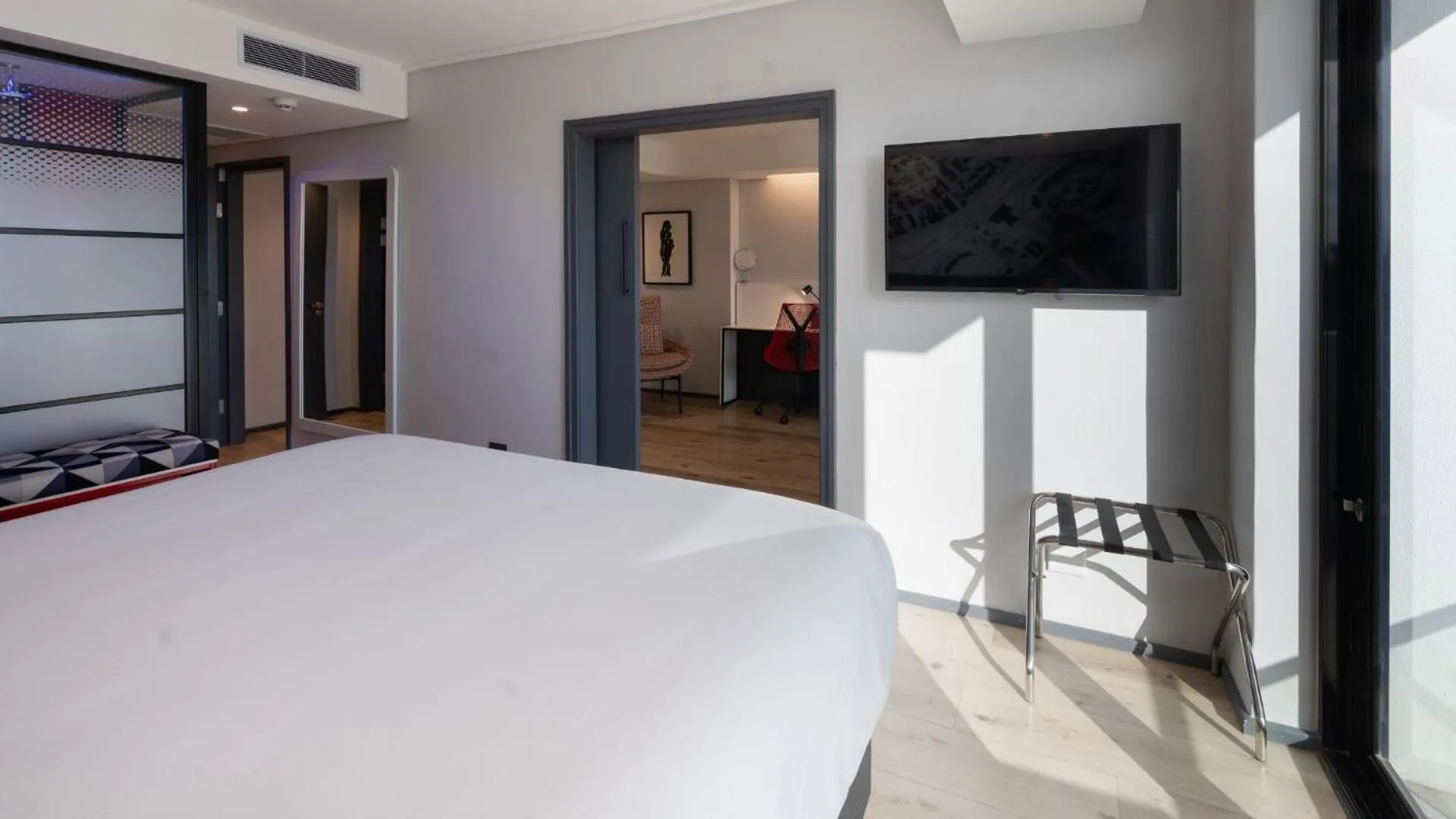 Bed in ANEW Hotel Green Point Cape Town