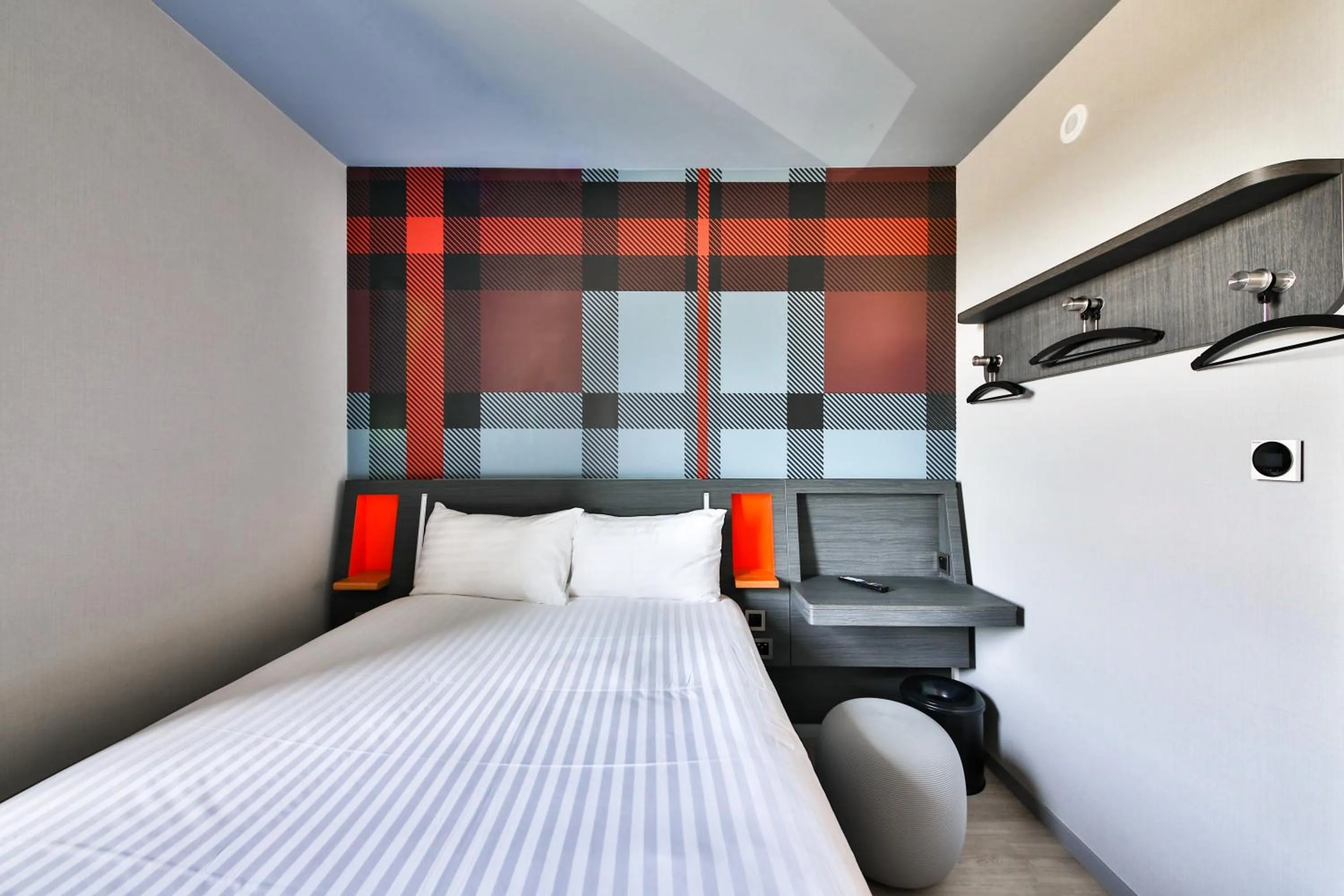 Bed in easyHotel Paris Charles de Gaulle Villepinte