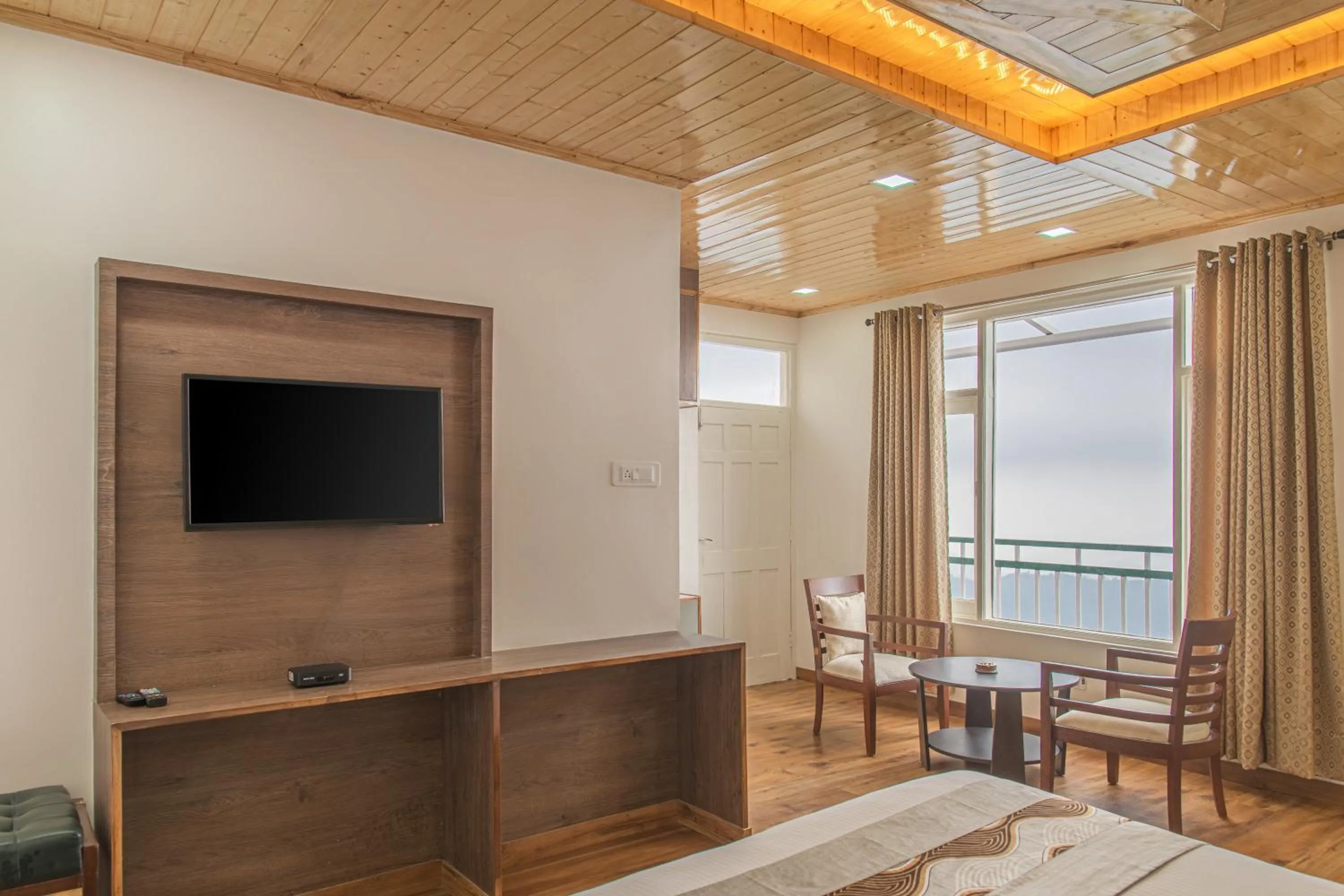 Bed in Echor - The Koti Village Resort Kufri