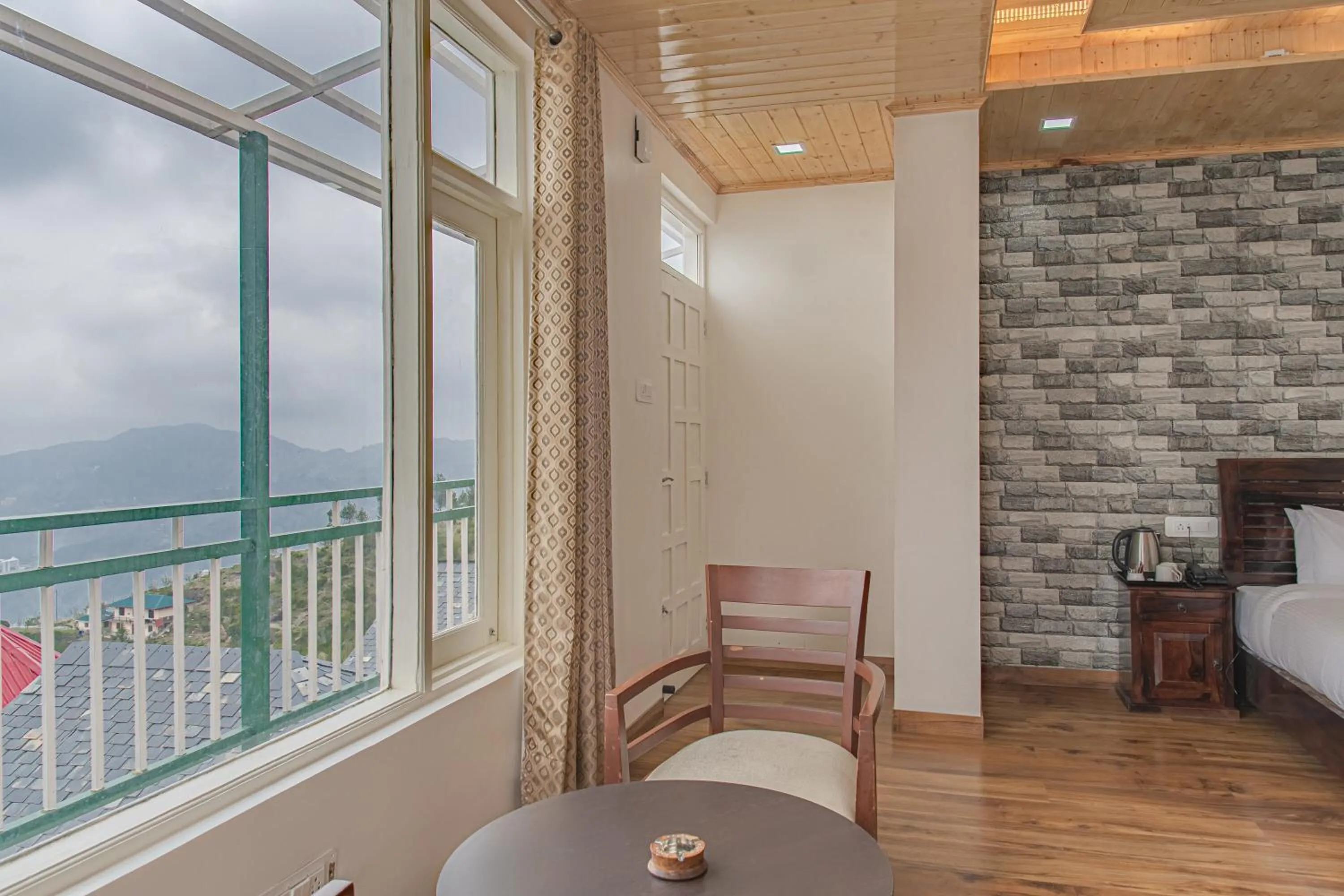 Bed in Echor - The Koti Village Resort Kufri