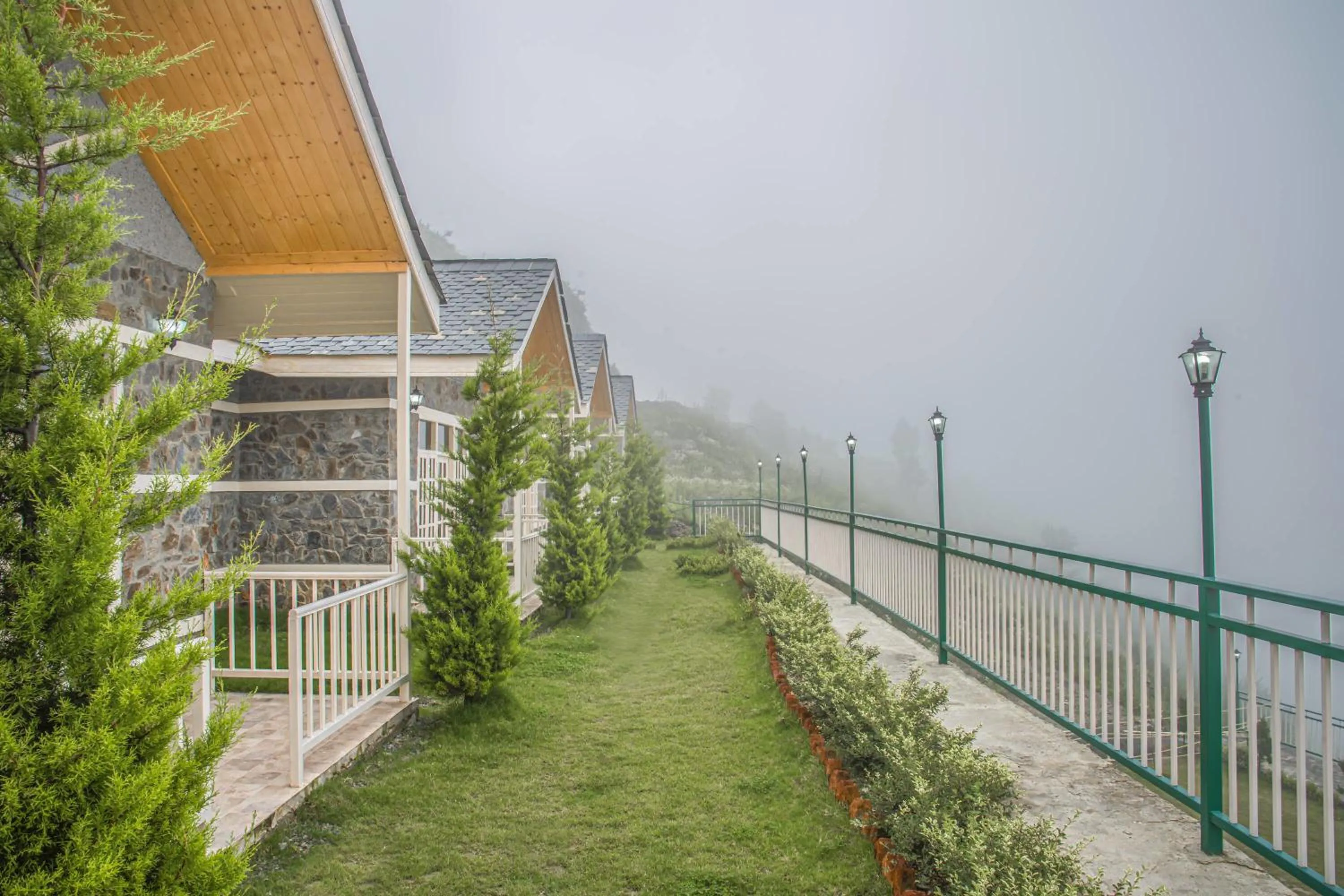 Garden in Echor - The Koti Village Resort Kufri