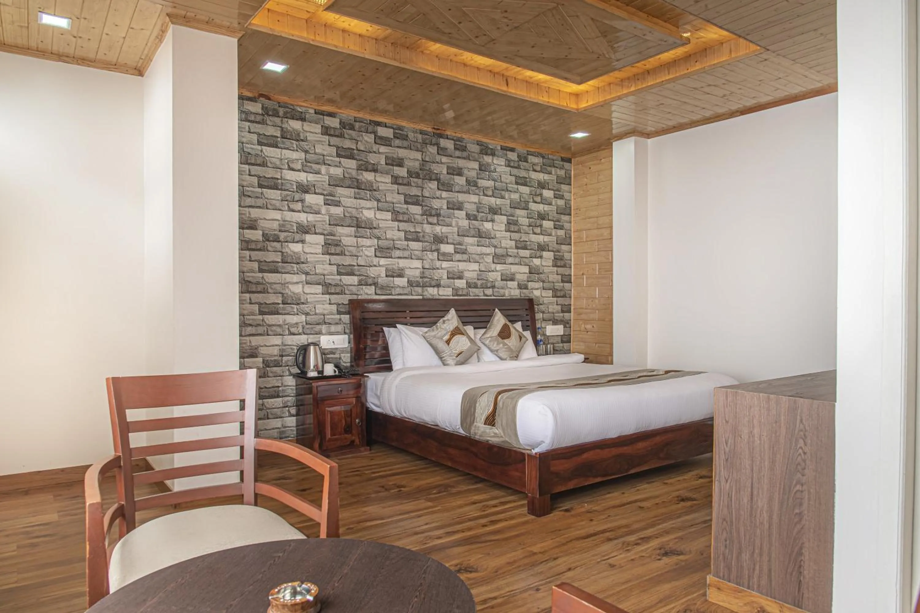 Bed in Echor - The Koti Village Resort Kufri