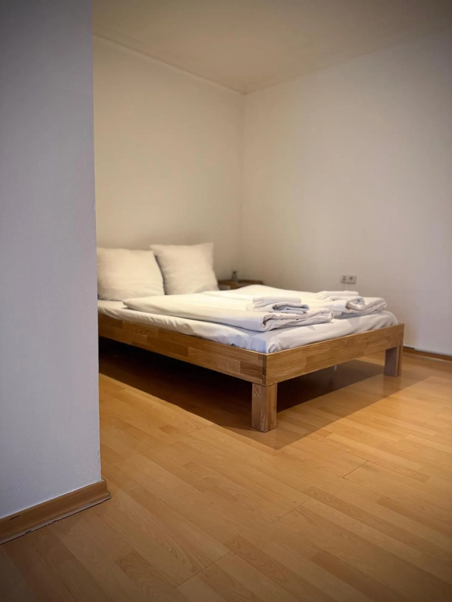 Photo of the whole room, Bed in Erlanger Hof