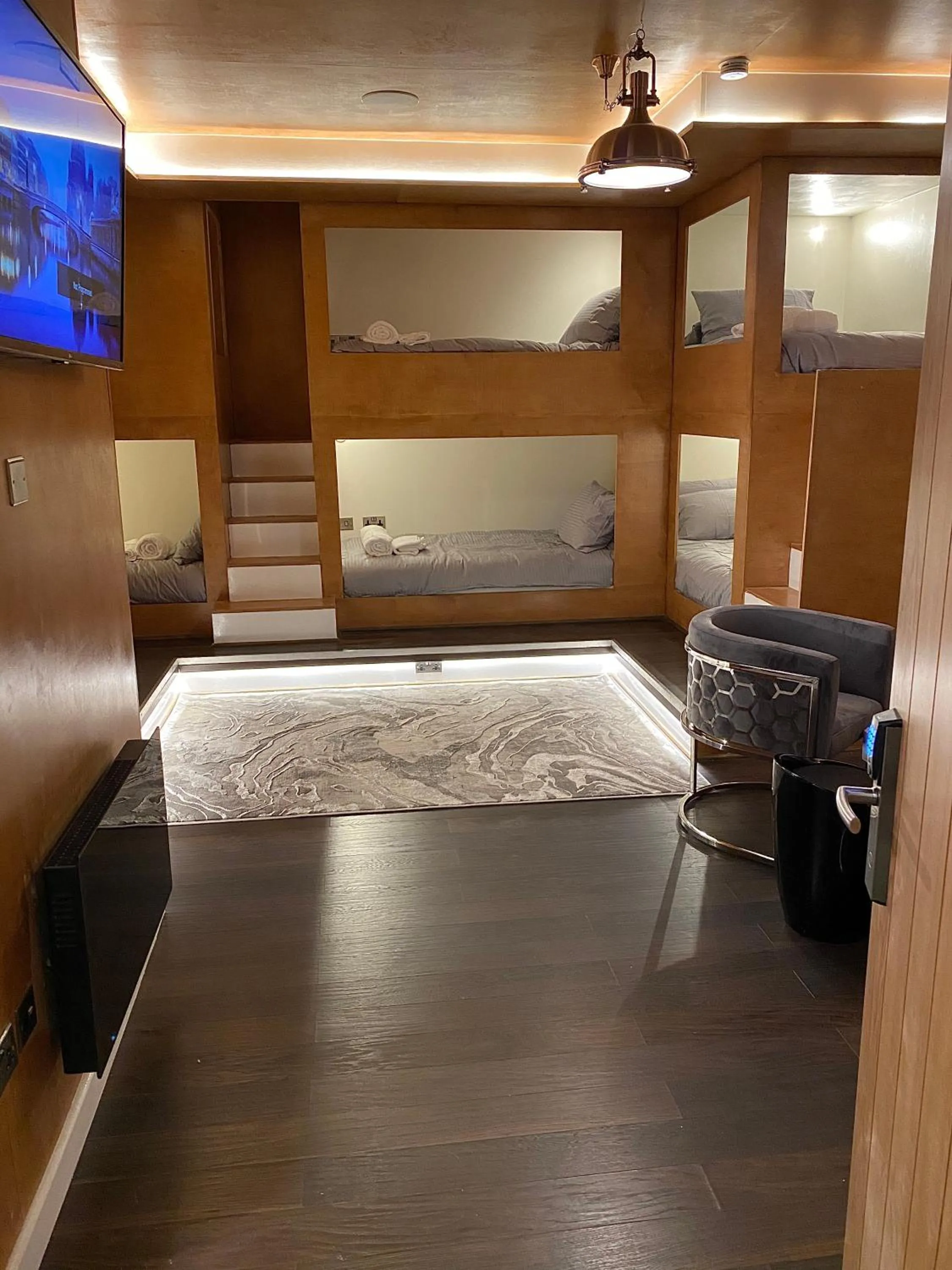 Bed in Eleanor Rigby apts Stanley Street