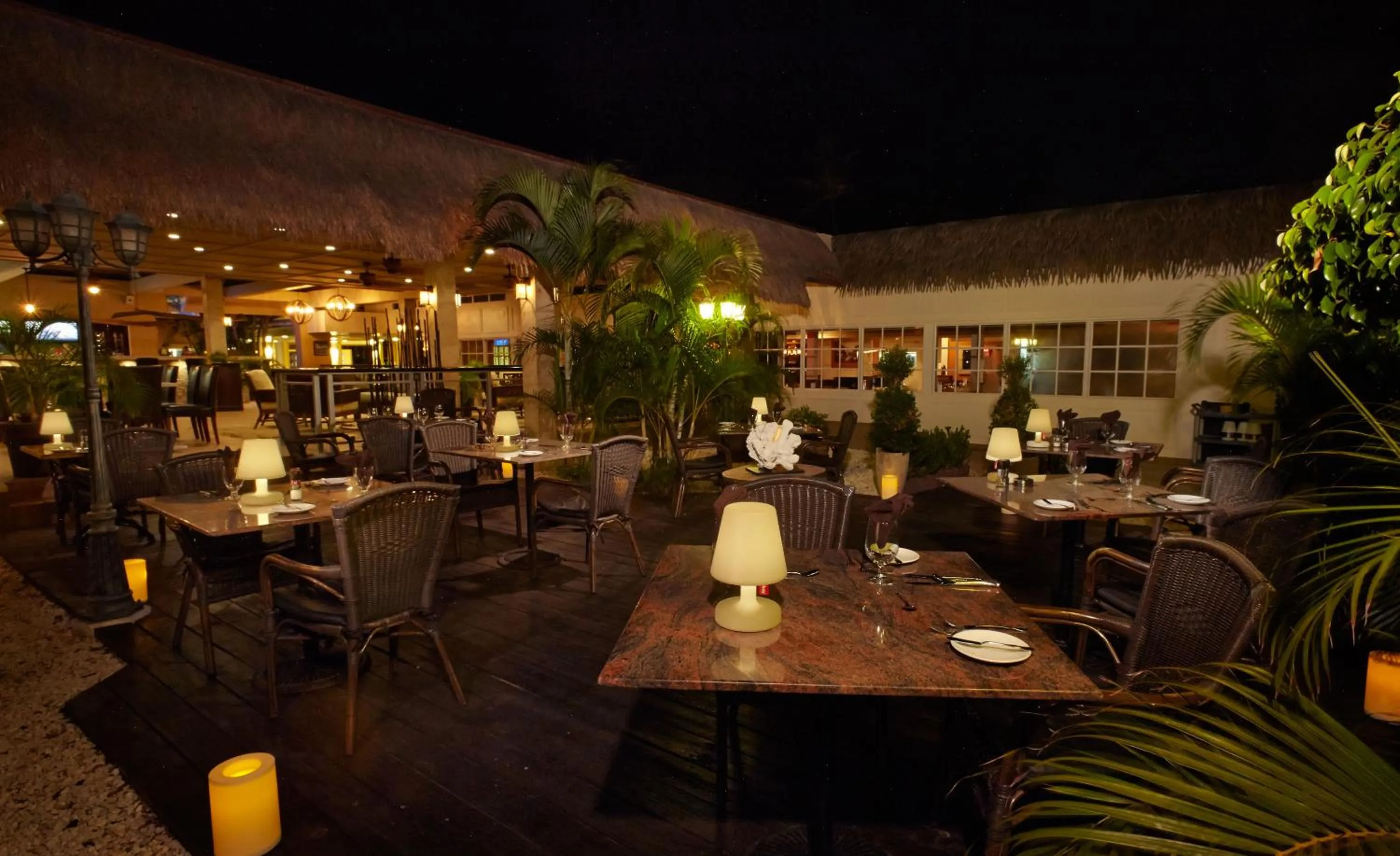 Restaurant/places to eat in Manchebo Beach Resort and Spa
