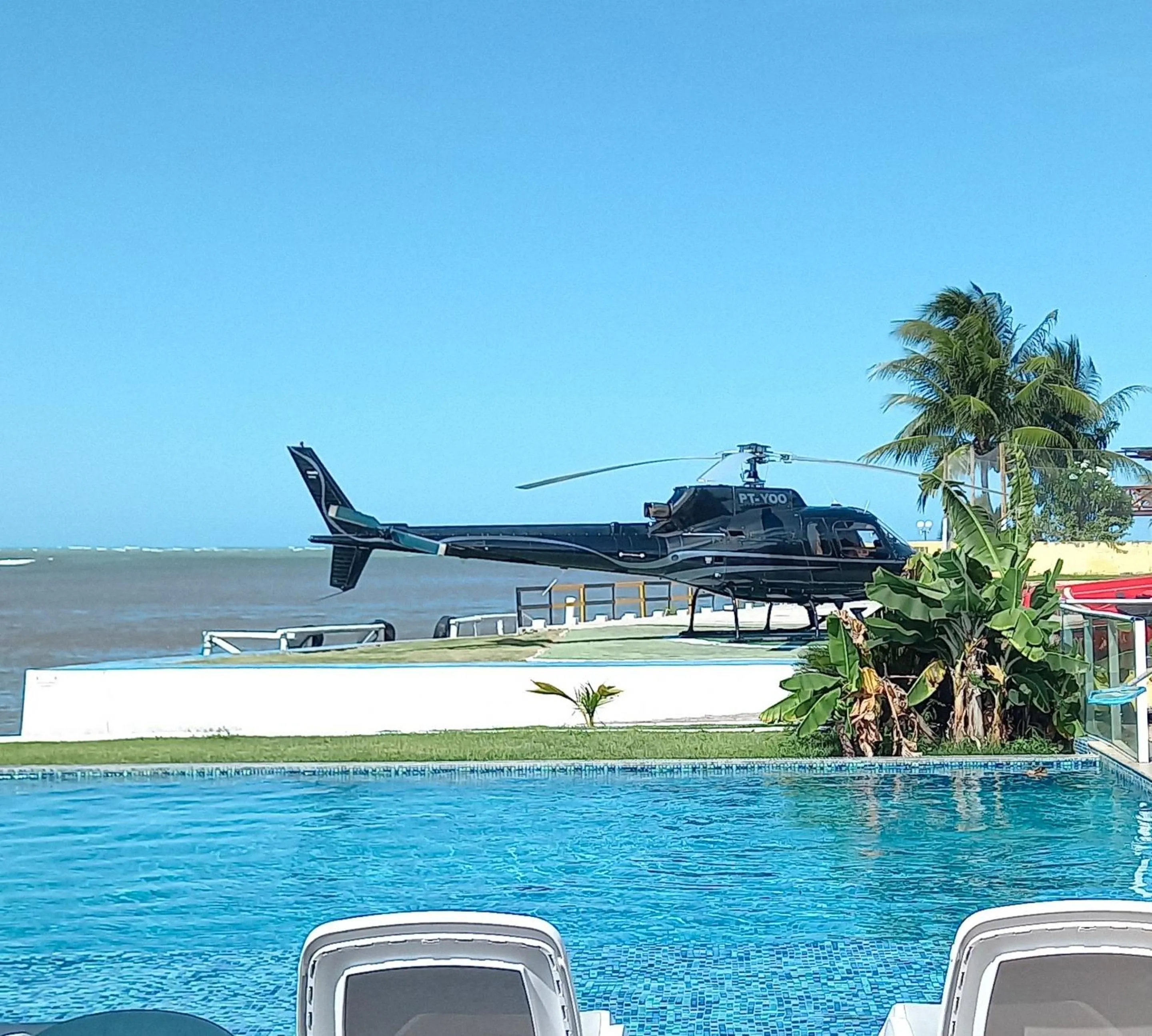Pool view in Pousada Jirituba