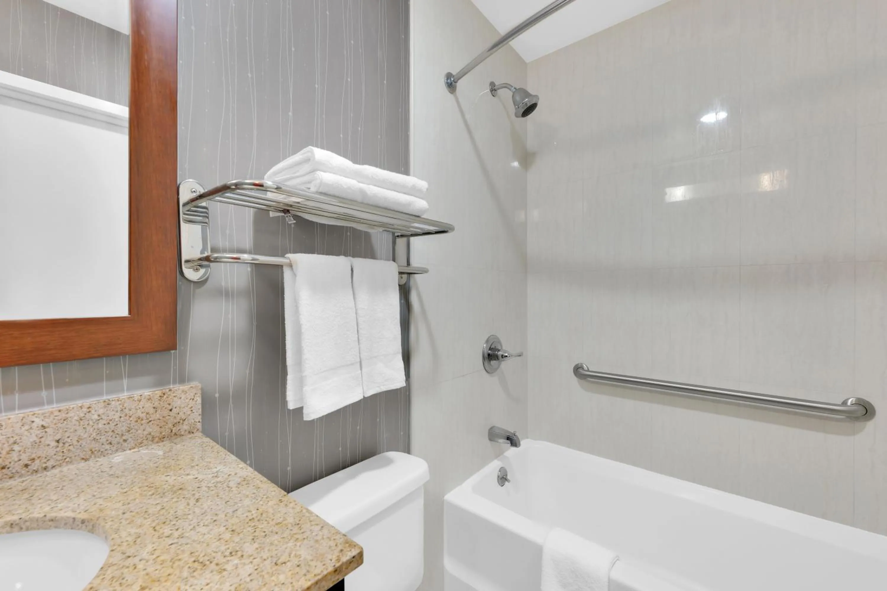 Bathroom in Hotel Pergola Jamaica JFK