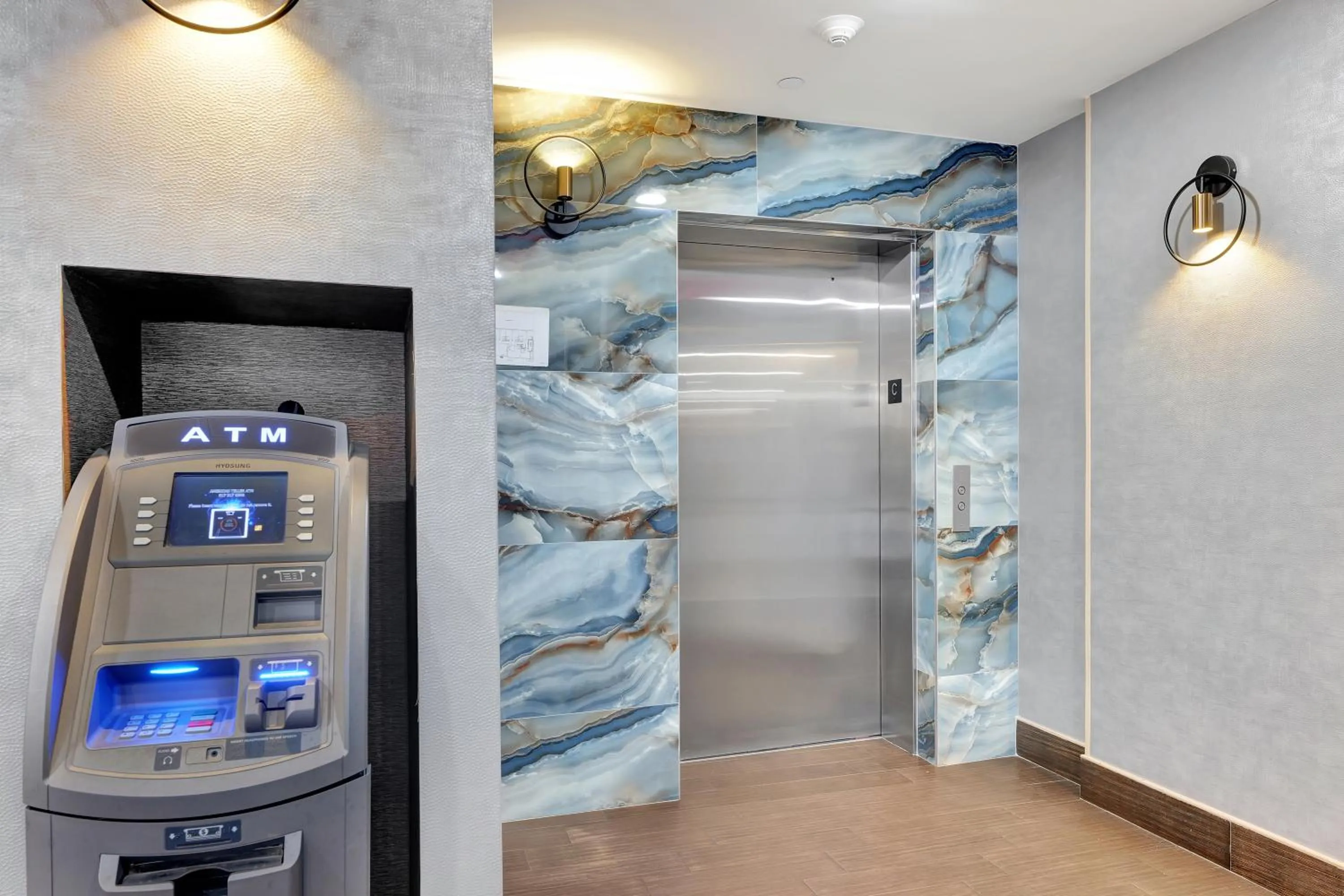 ATM in Hotel Pergola Jamaica JFK