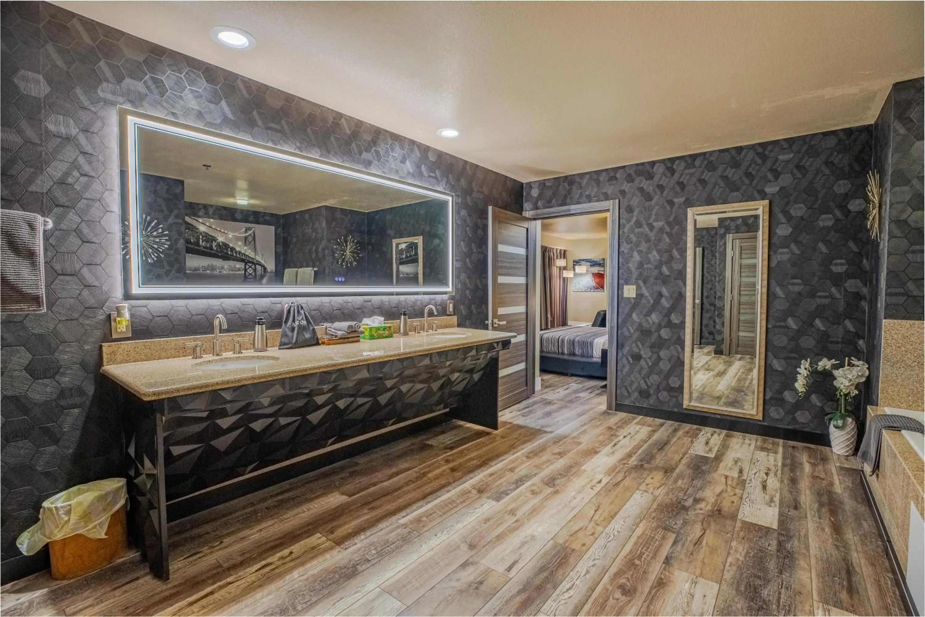 Bathroom in 2100 SqFt Penthouse Suite W/ Strip Views! POOL GYM