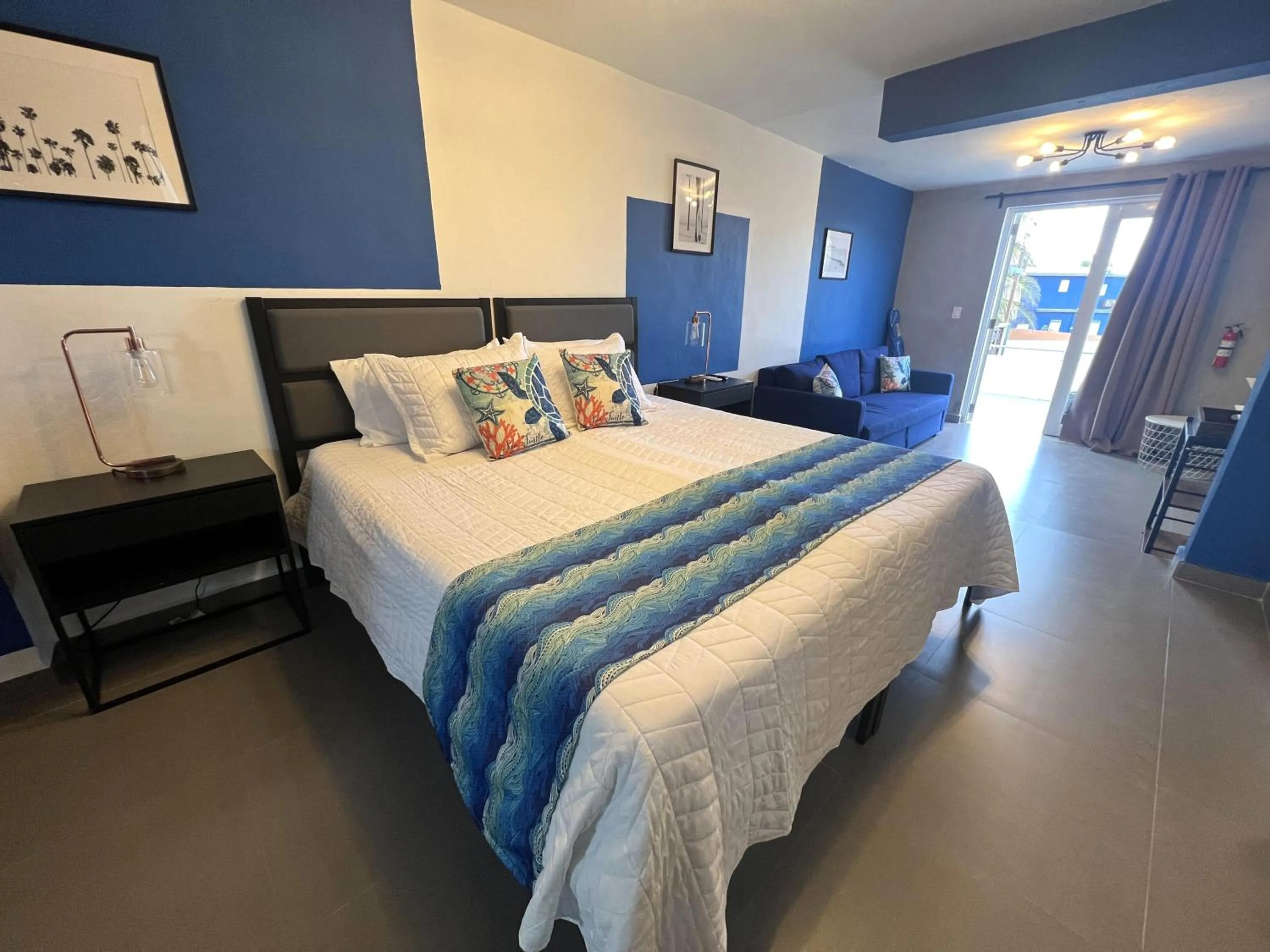 Bed in The Surfing Turtle