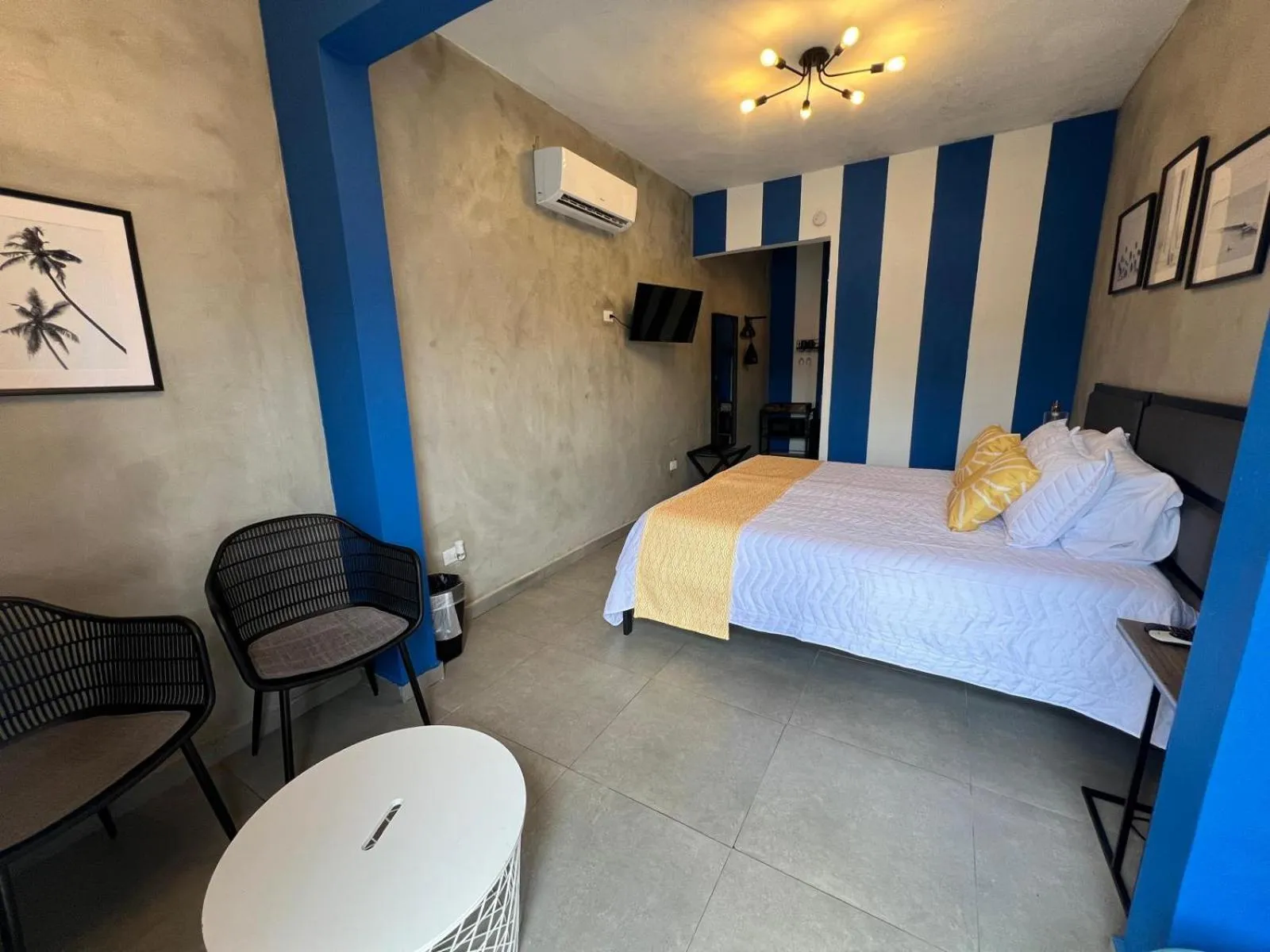 Bed in The Surfing Turtle