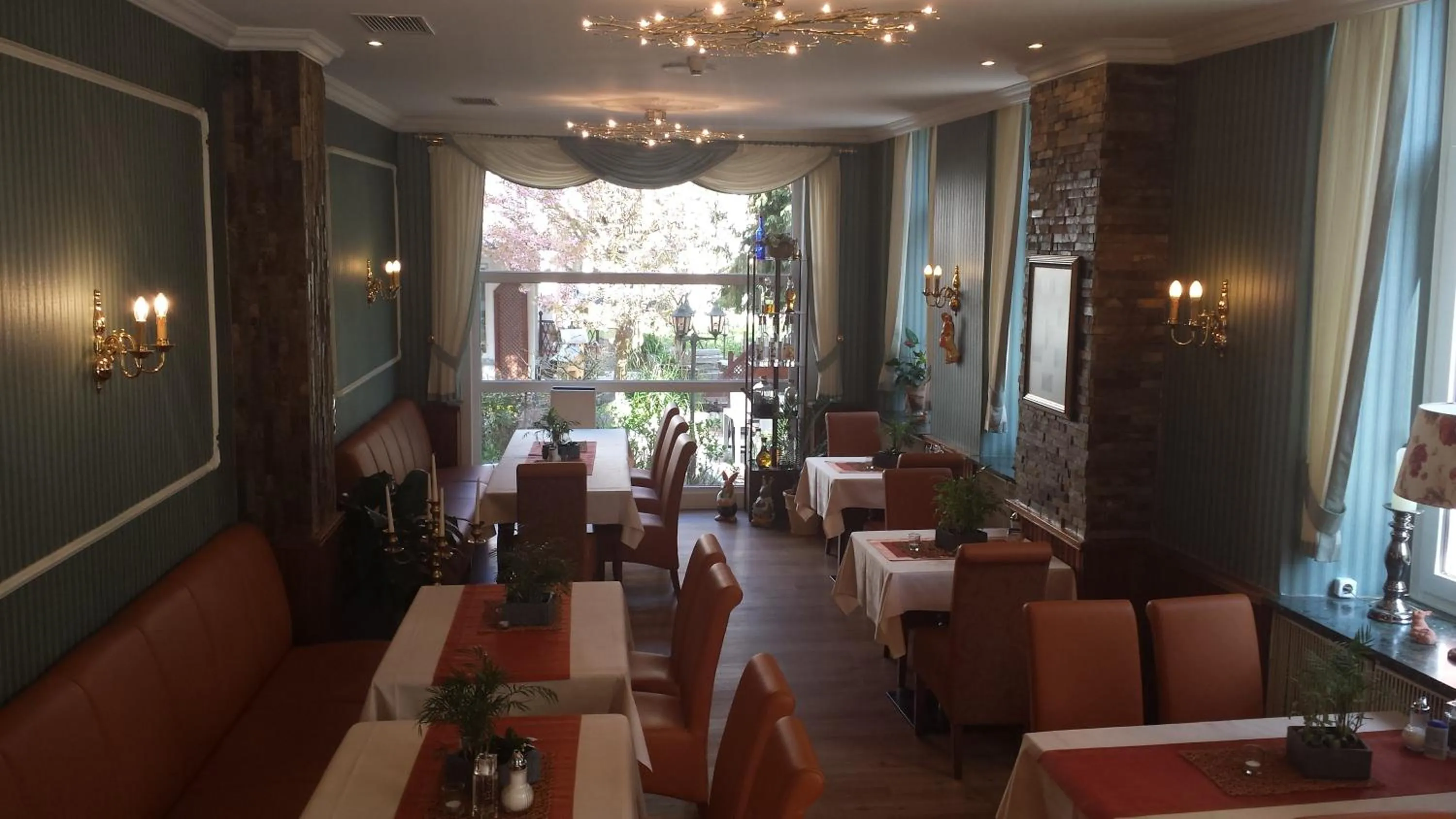 Restaurant/places to eat in Haus Hohenzollern & Haus 'Ambiente