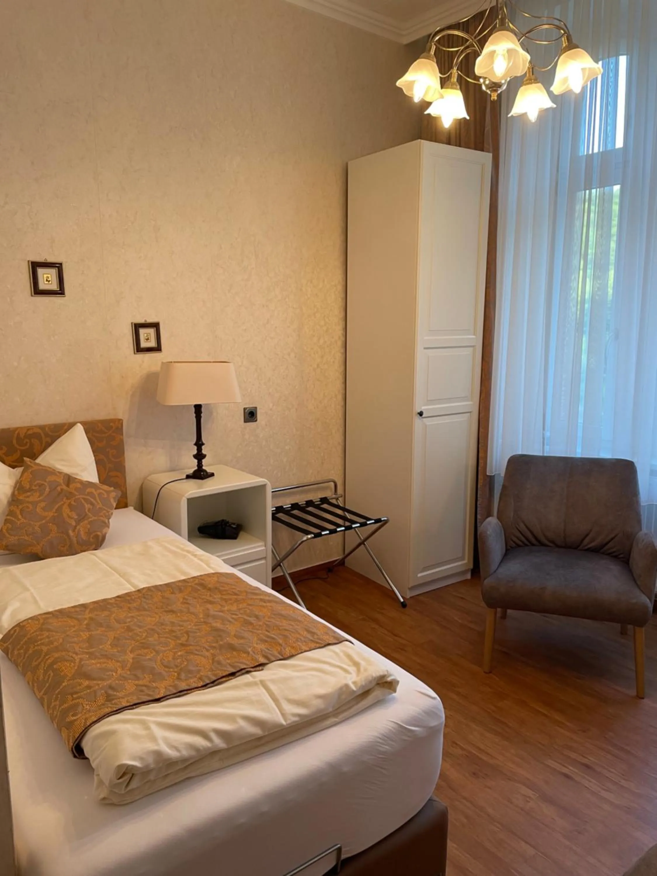 Photo of the whole room, Bed in Haus Hohenzollern & Haus 'Ambiente