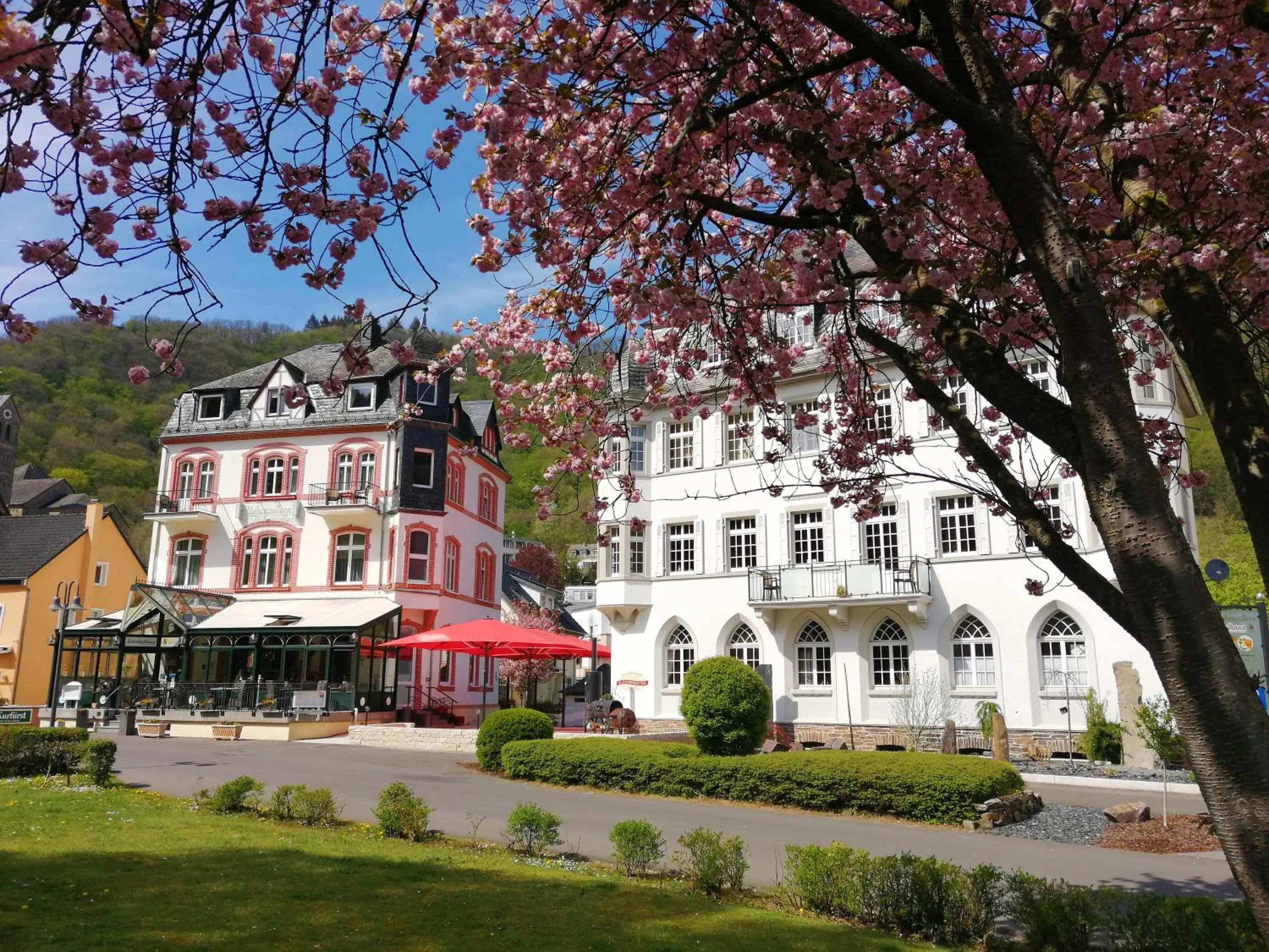 Property building in Haus Hohenzollern & Haus 'Ambiente