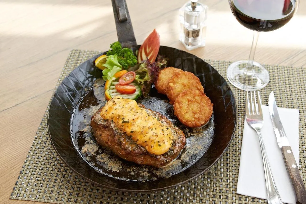 Food and drinks in Haus Hohenzollern & Haus 'Ambiente