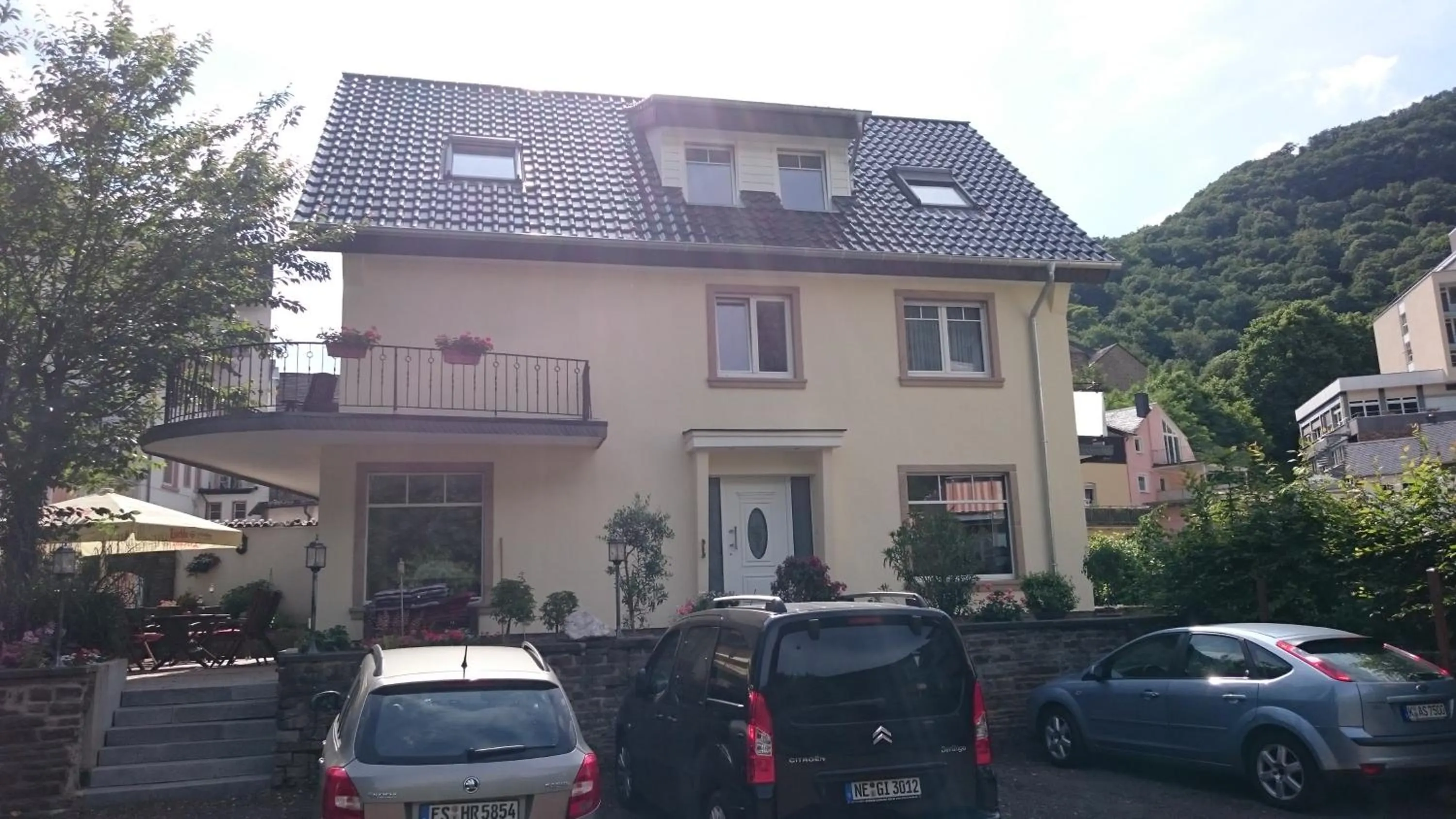 Property building in Haus Hohenzollern & Haus 'Ambiente