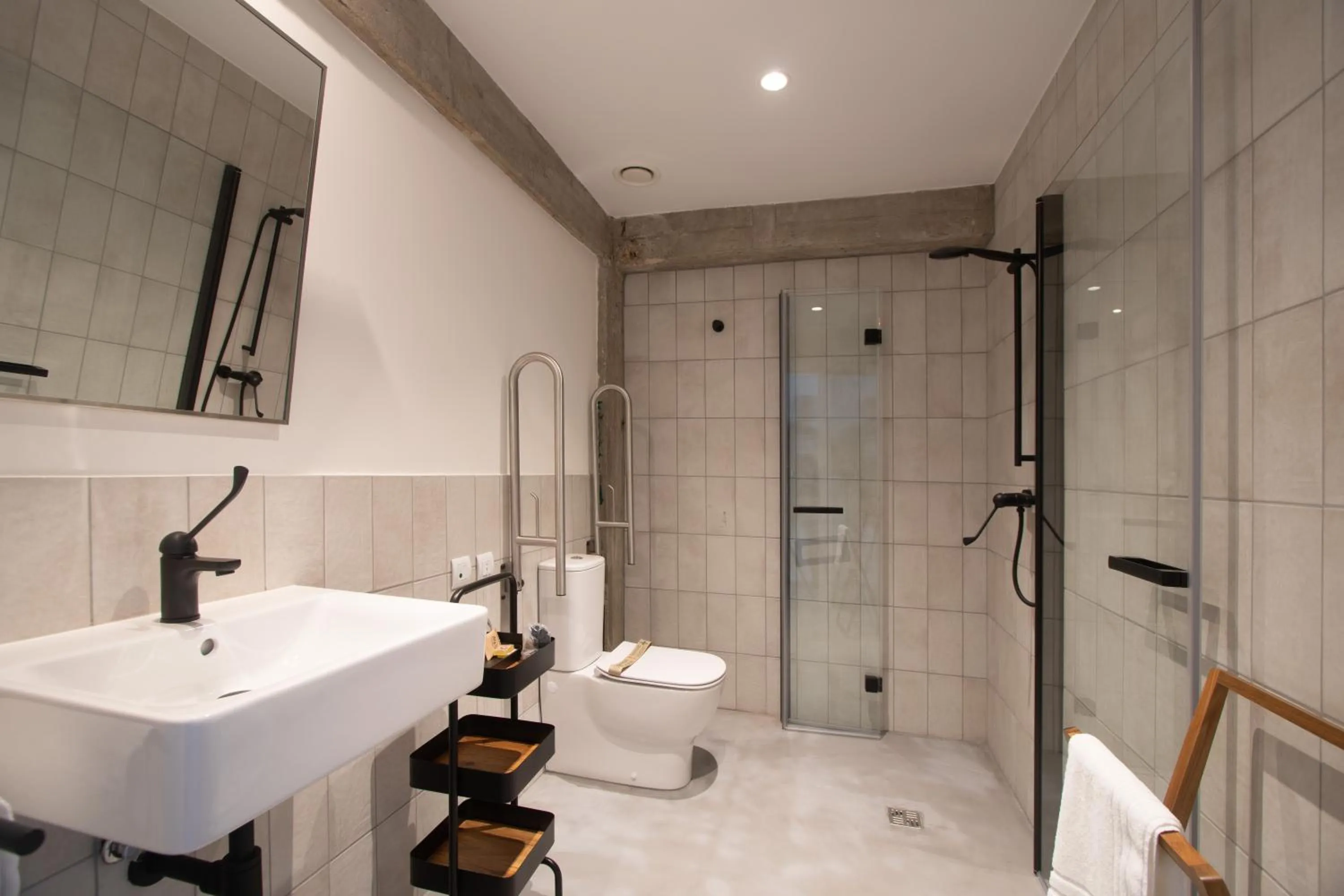 Shower in AFTER Hotel