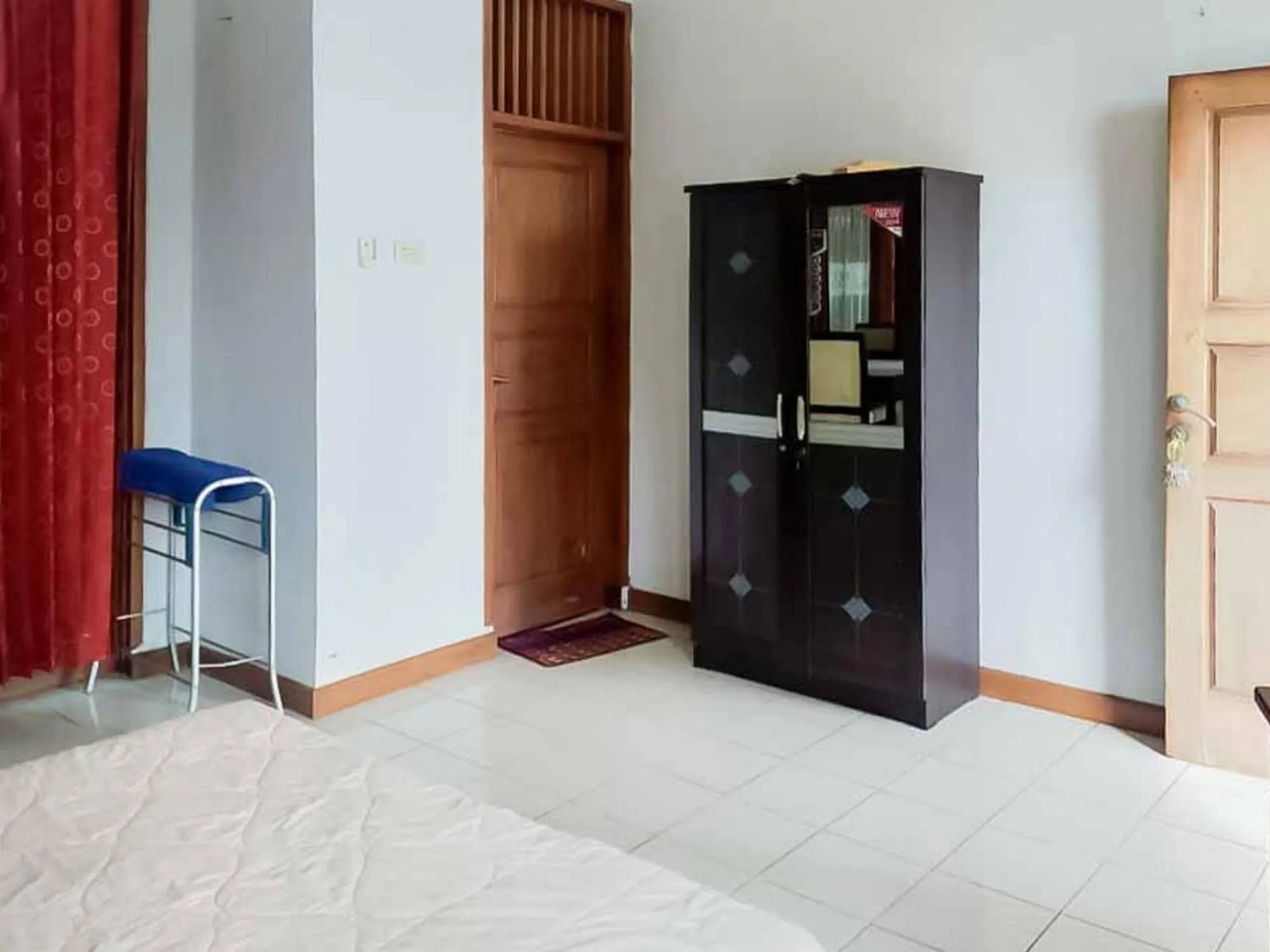 Facade/entrance in Rumah Pahoman Syariah Mitra RedDoorz