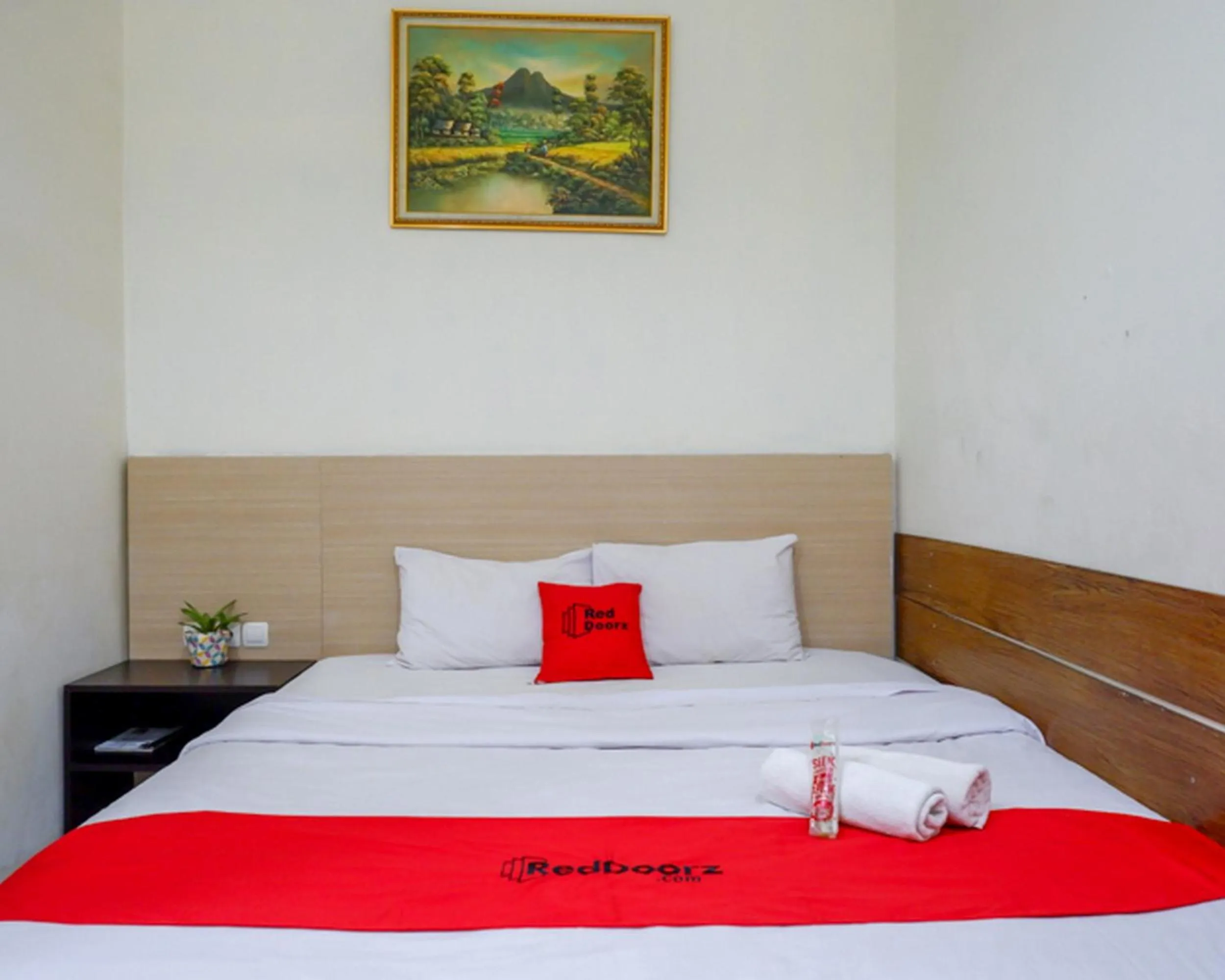 Bed in RedDoorz Plus @ Hotel Asih UNY