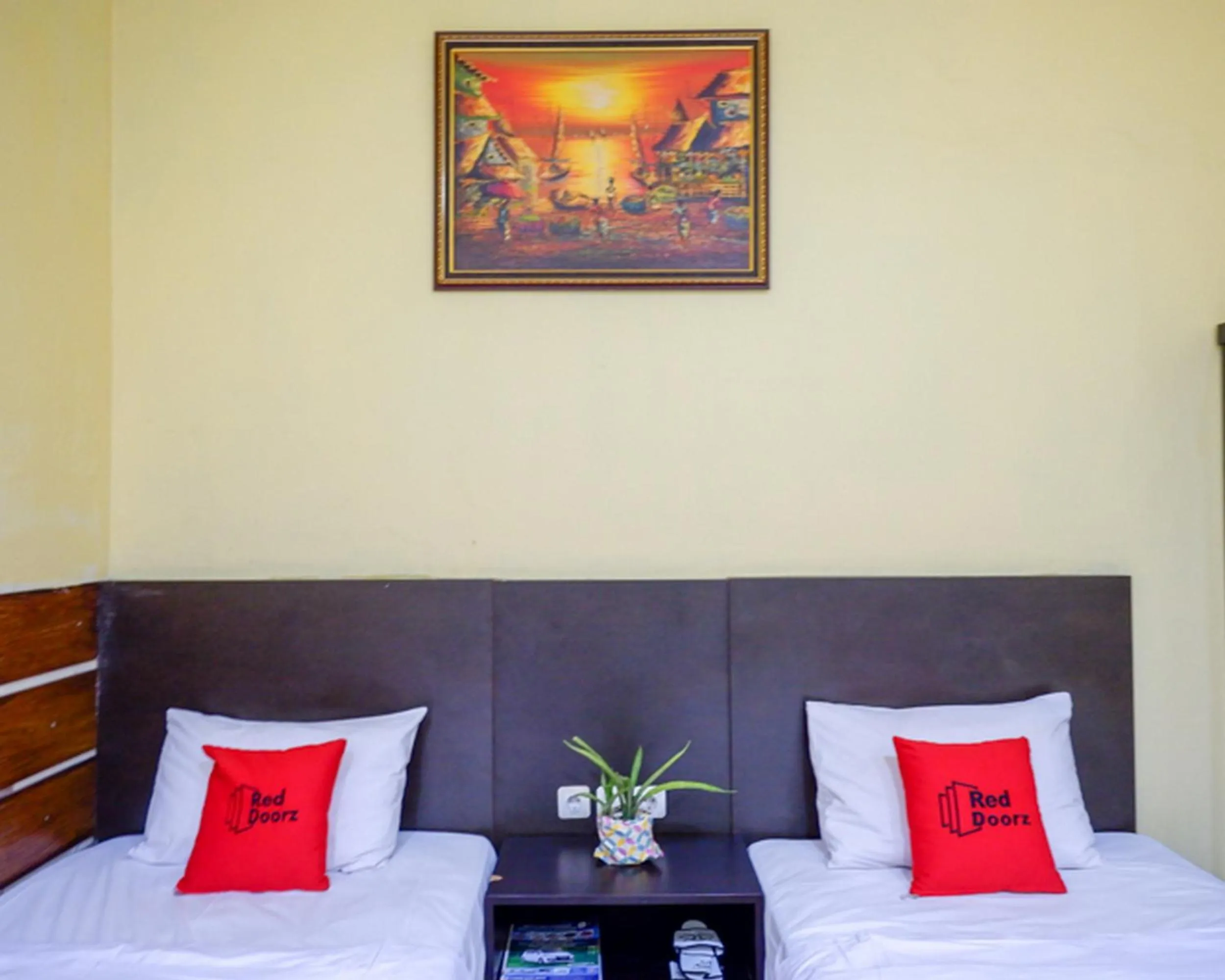 Bed in RedDoorz Plus @ Hotel Asih UNY