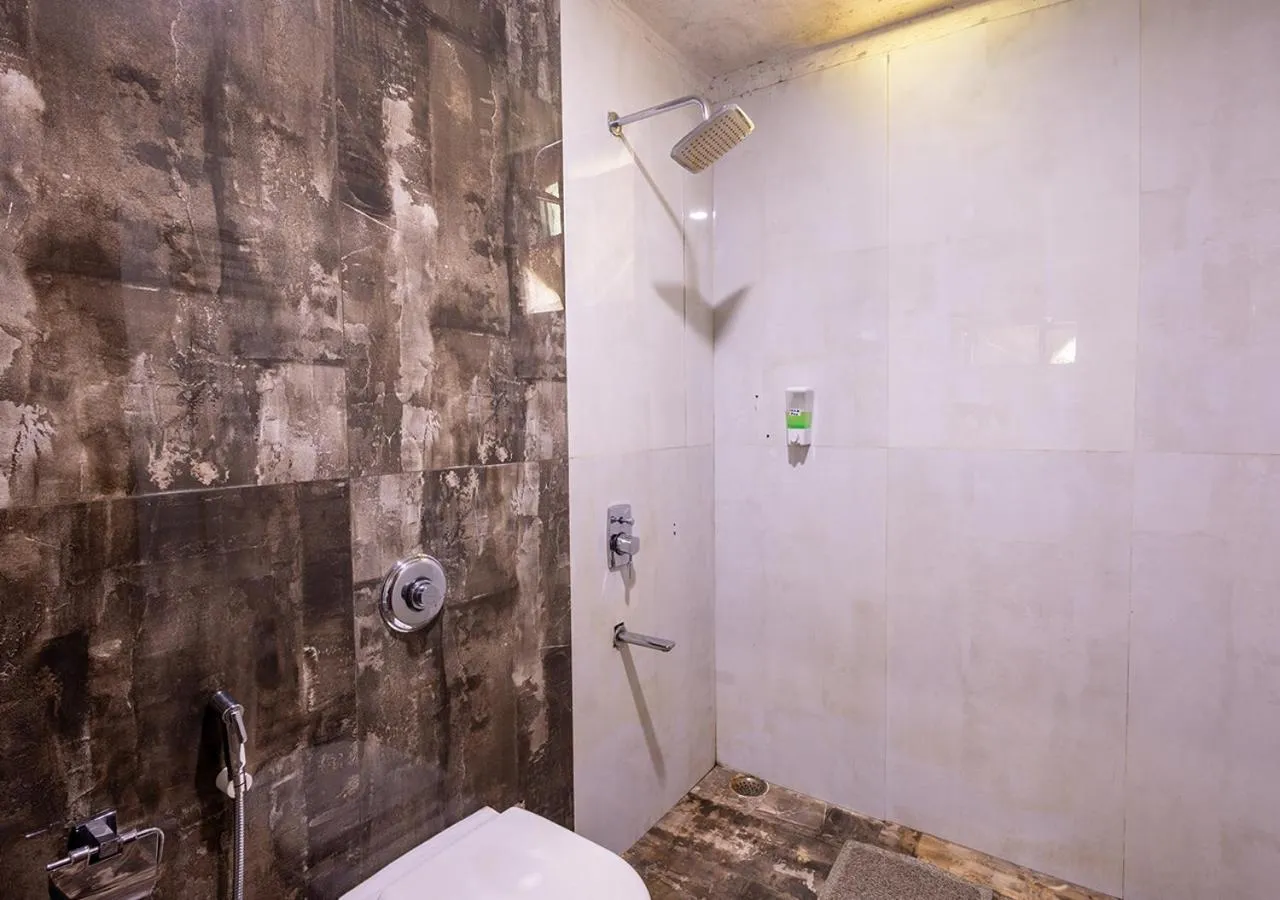 Shower in Panarpani Retreat Pachmarhi