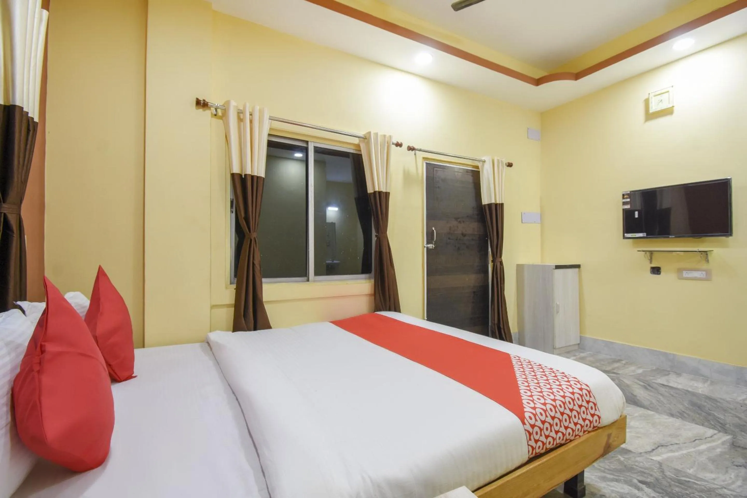 Bedroom, Bed in Hotel O Palki Palace Near Netaji Subhash Chandra Bose International Airport